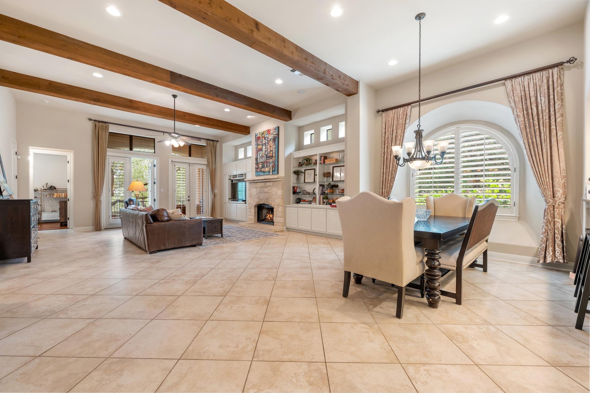 2813 University Club Dr, Austin, TX 78732