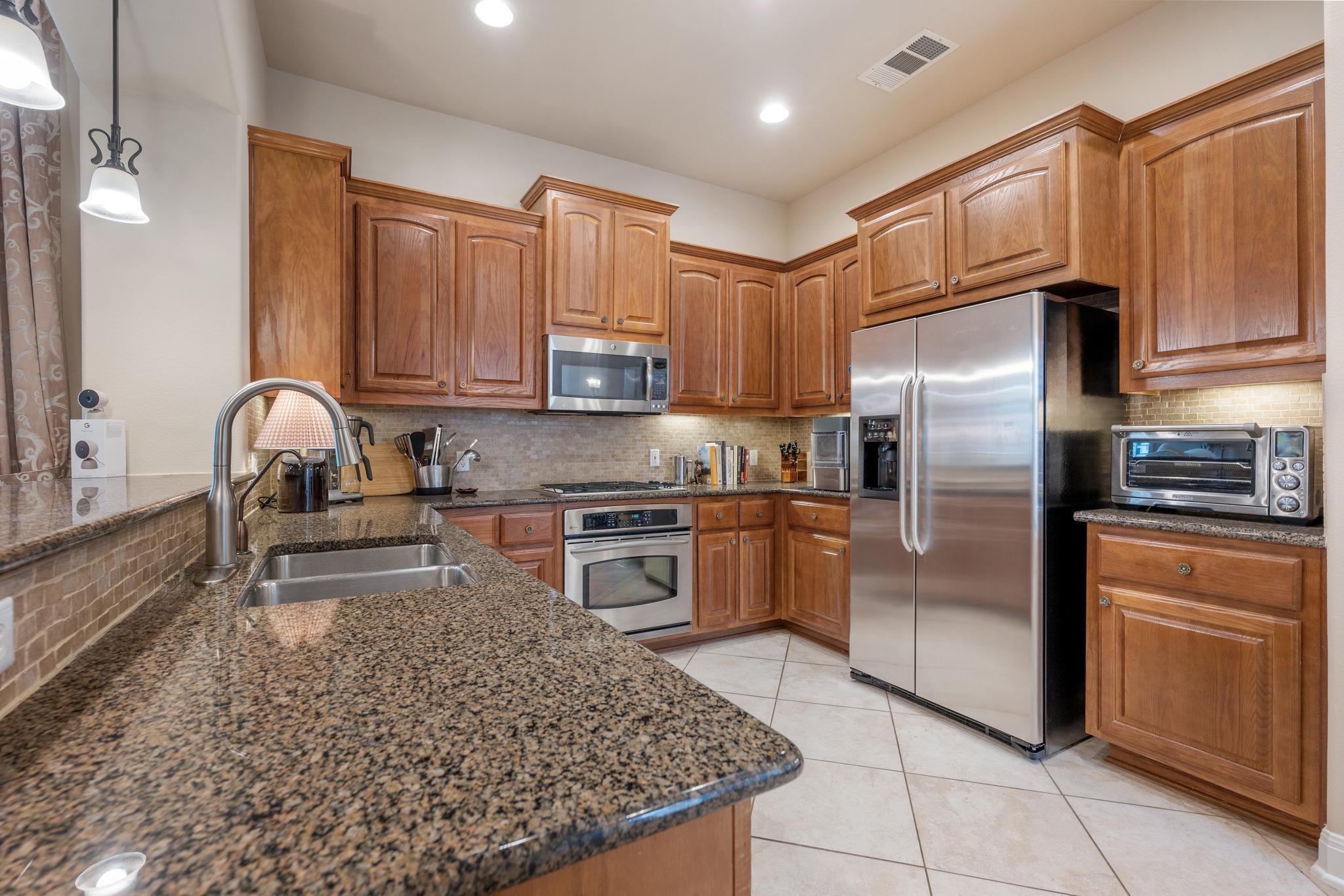 2813 University Club Dr, Austin, TX 78732