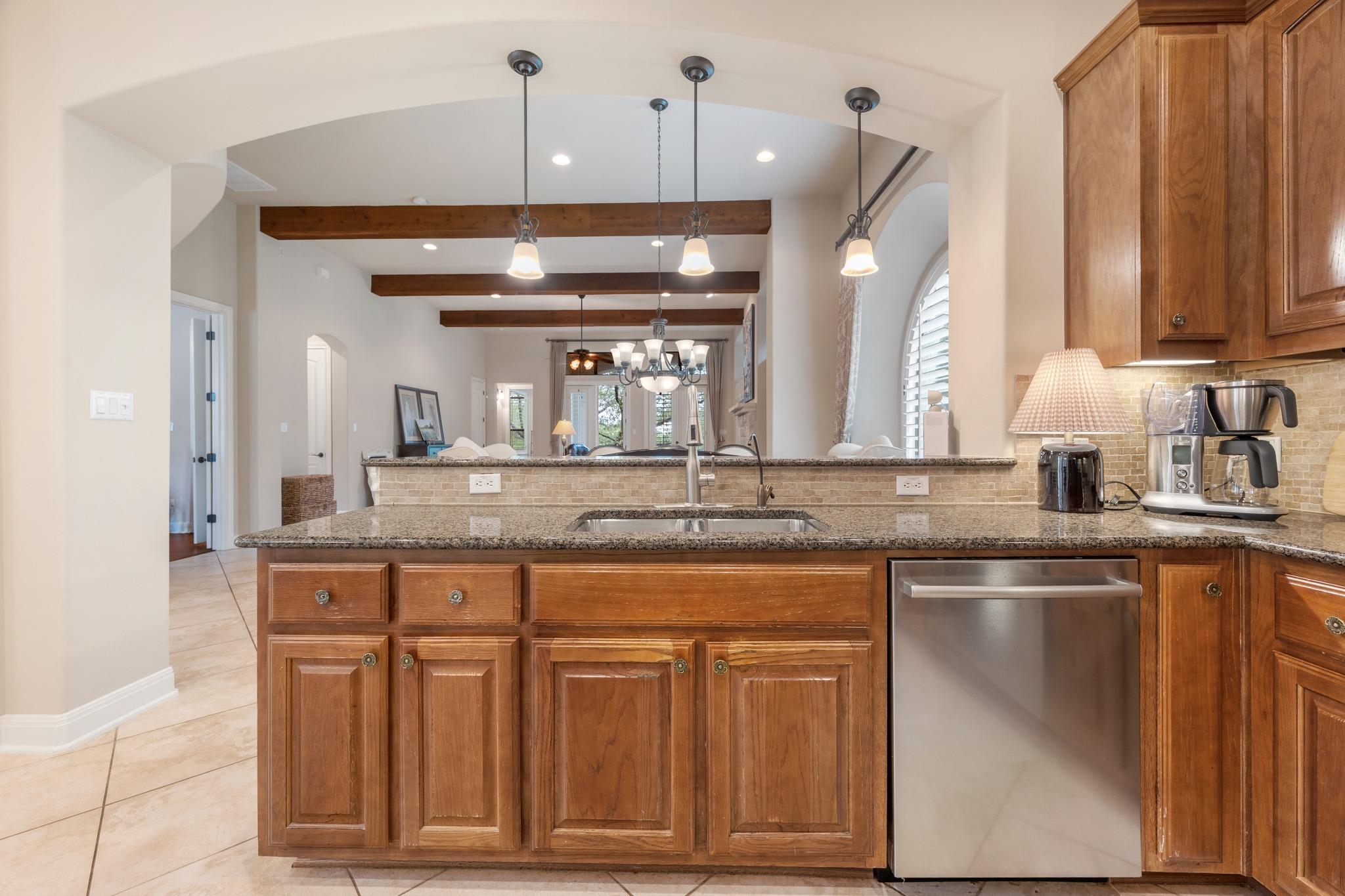 2813 University Club Dr, Austin, TX 78732