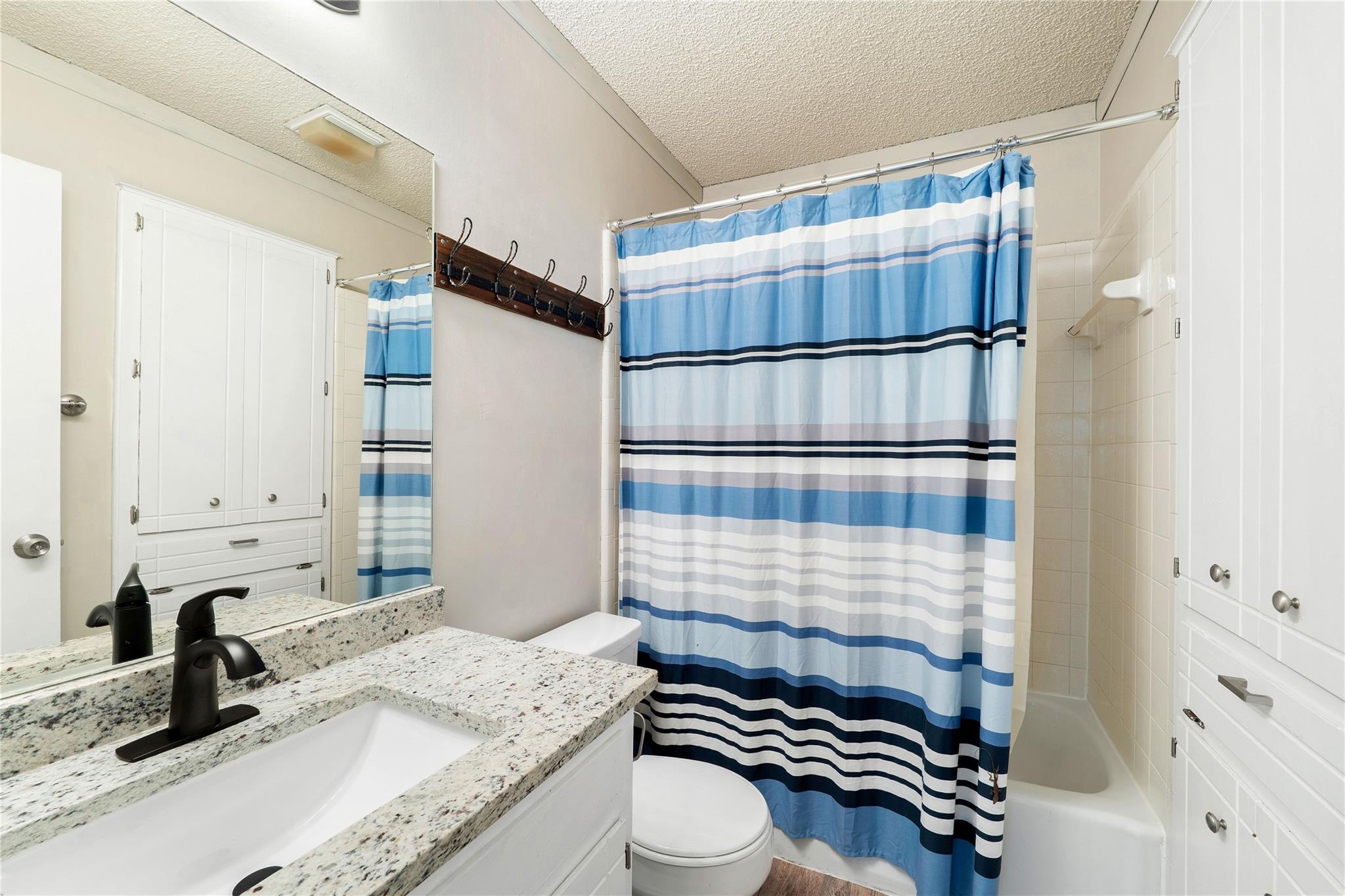 3222 Tamarron Blvd # B, Austin, TX 78746