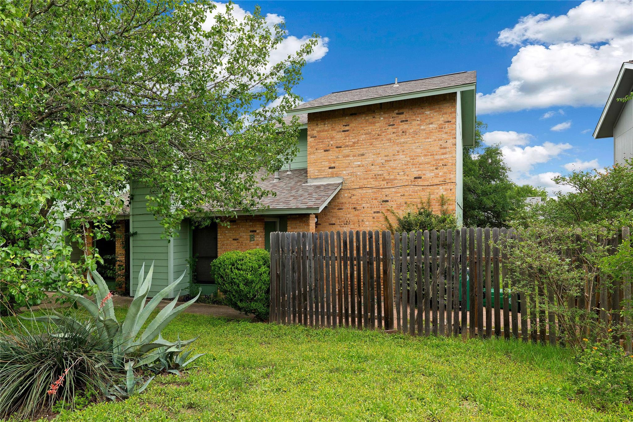 3222 Tamarron Blvd # B, Austin, TX 78746