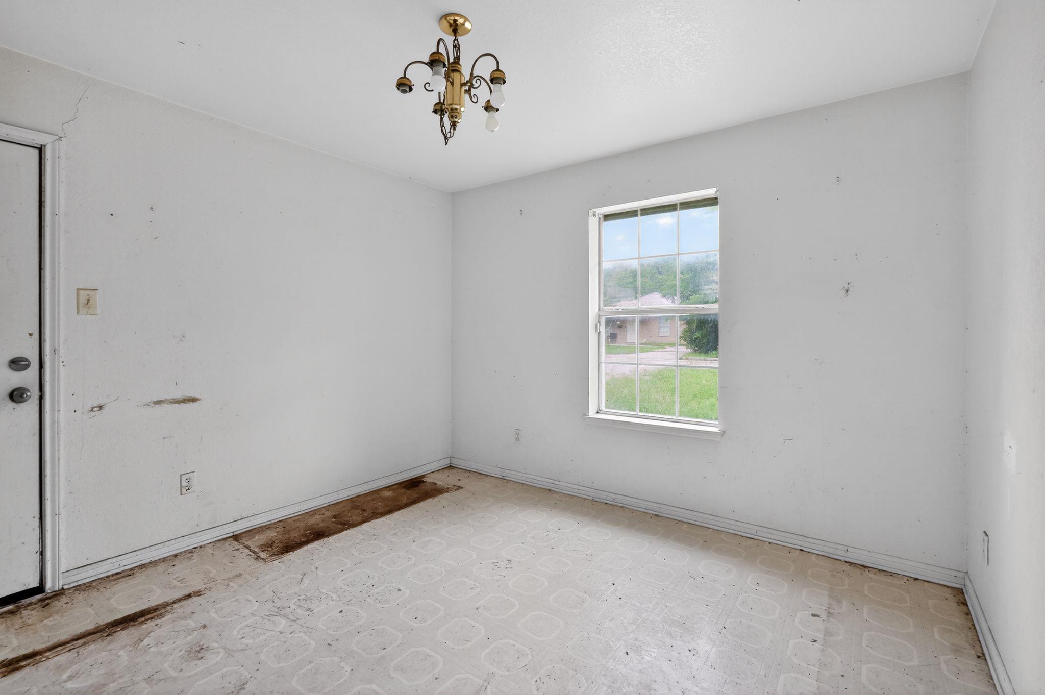 1003 S 4th St, Temple, TX 76504
