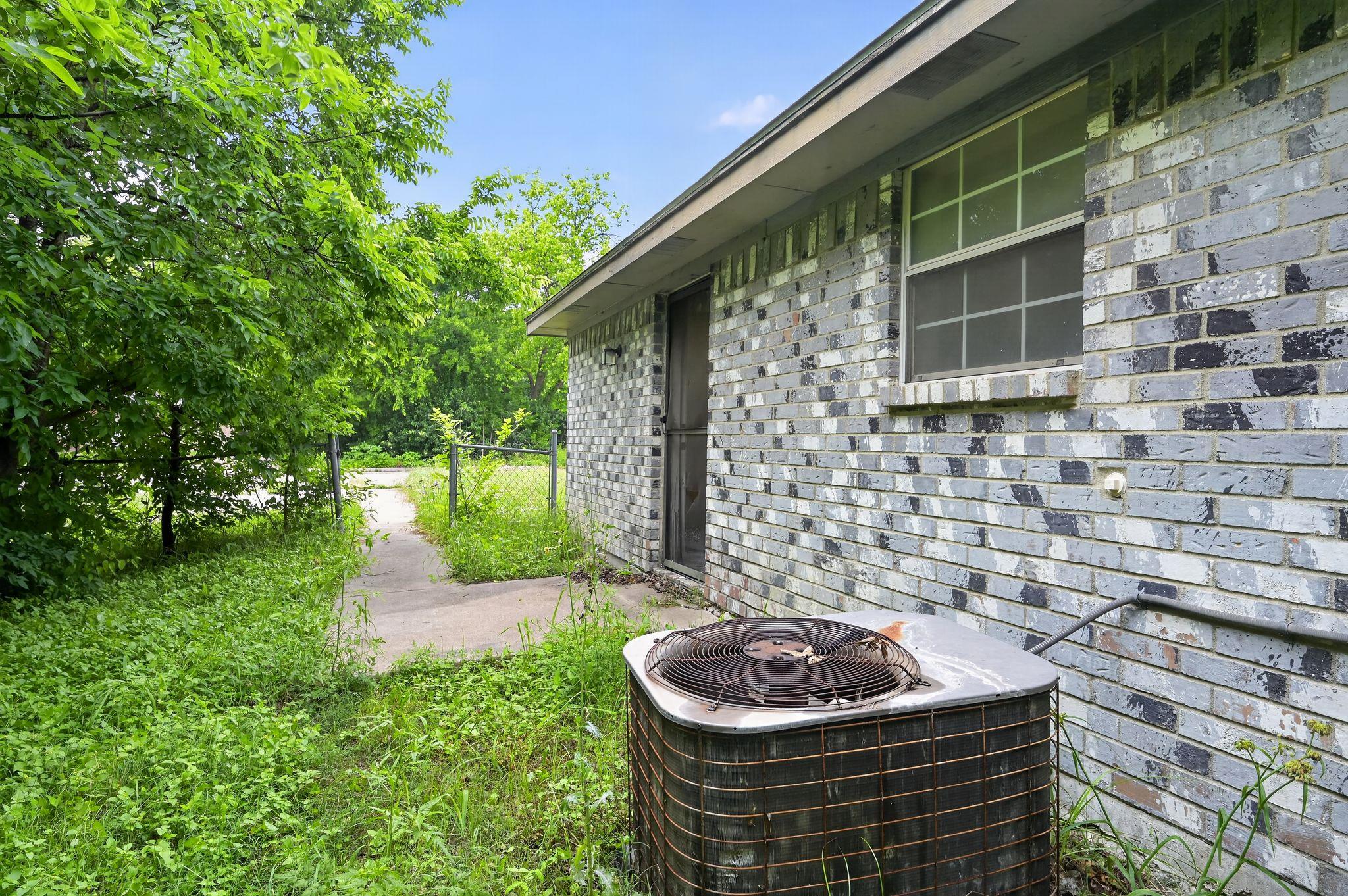 1003 S 4th St, Temple, TX 76504