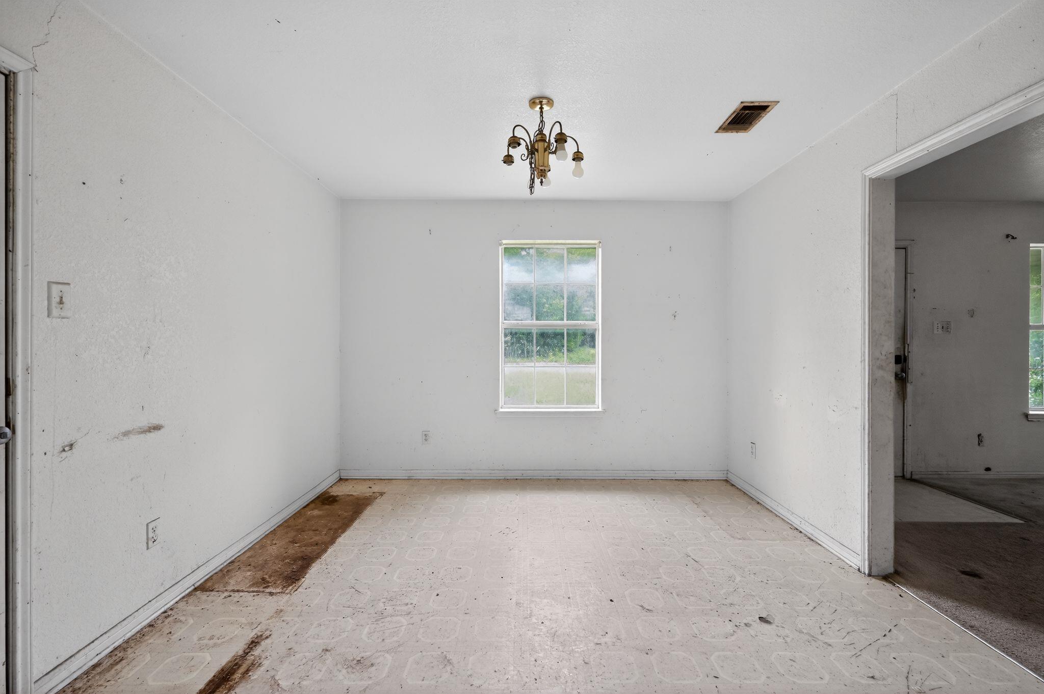 1003 S 4th St, Temple, TX 76504