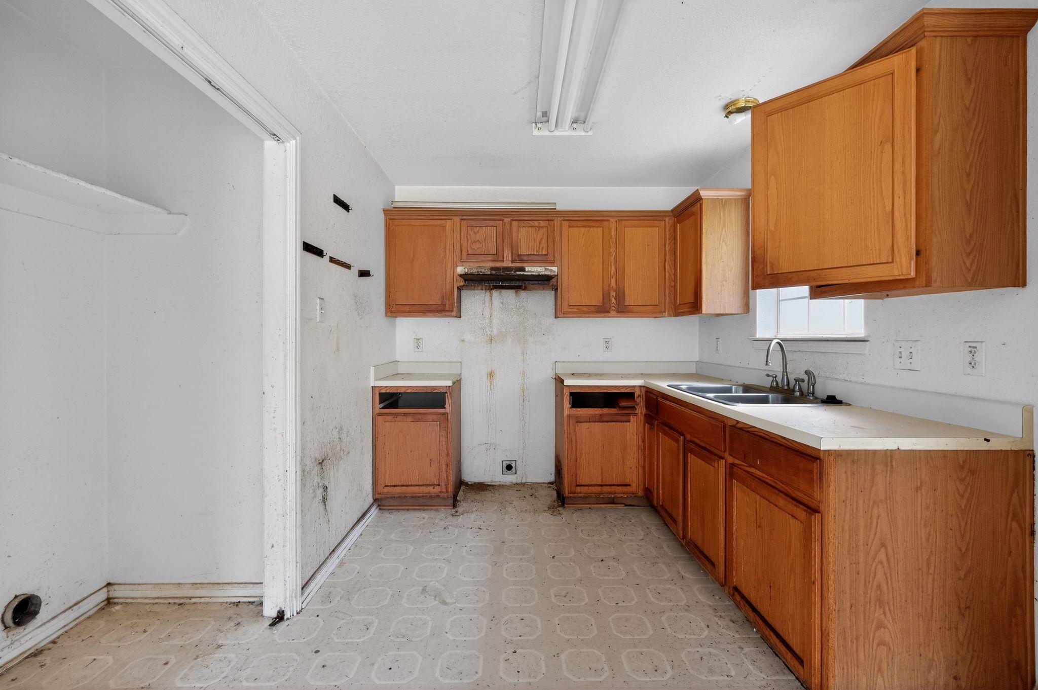 1003 S 4th St, Temple, TX 76504