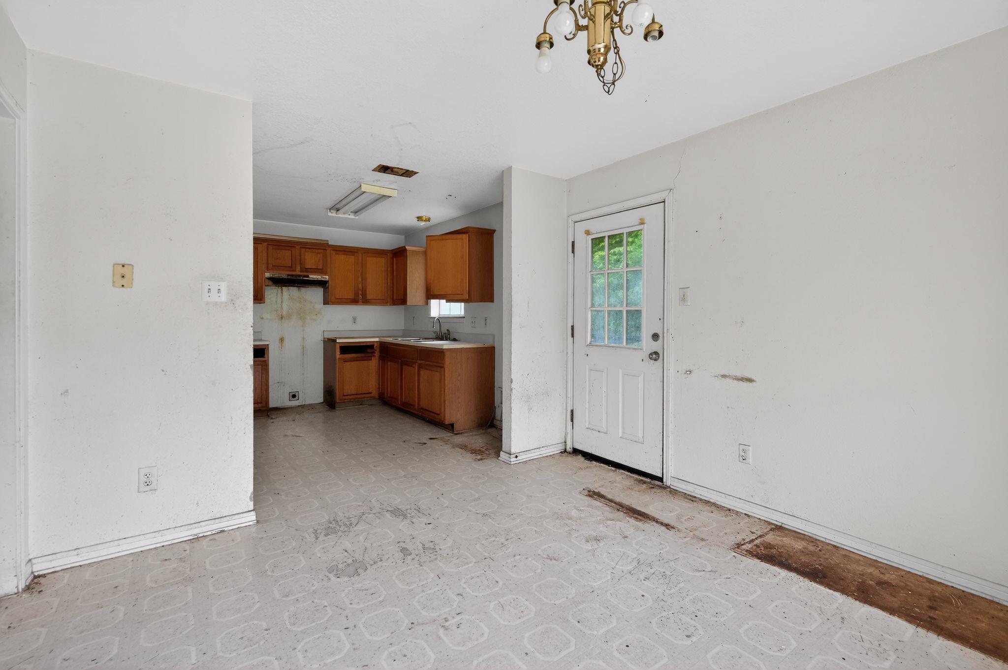 1003 S 4th St, Temple, TX 76504
