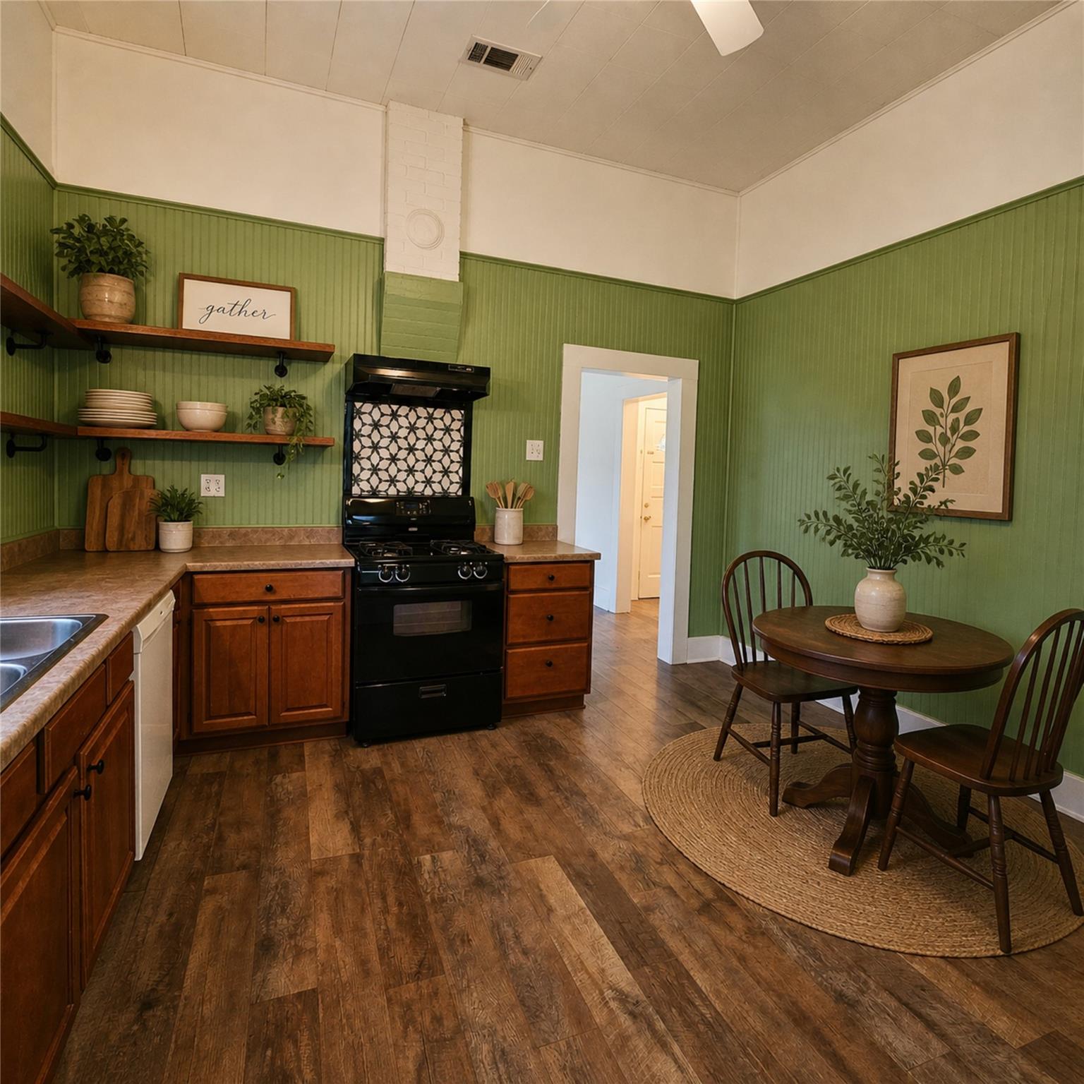 401 Shaw St, Taylor, TX 76574