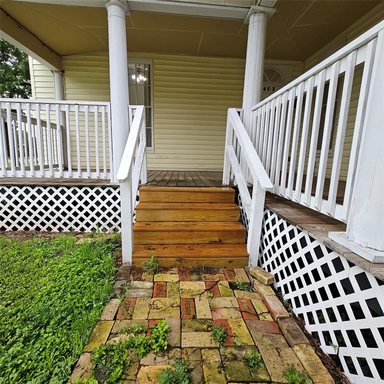 401 Shaw St, Taylor, TX 76574