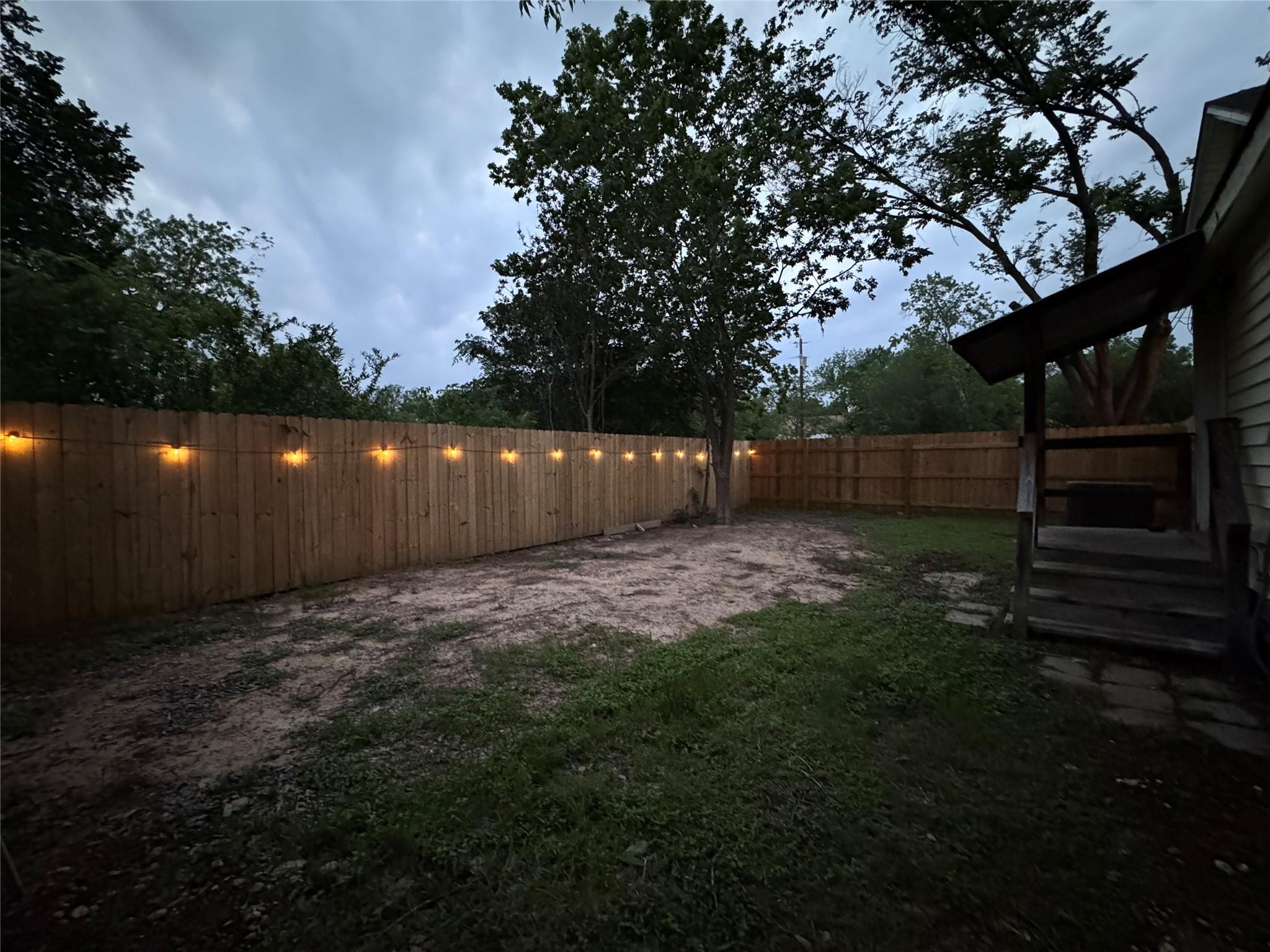 401 Shaw St, Taylor, TX 76574
