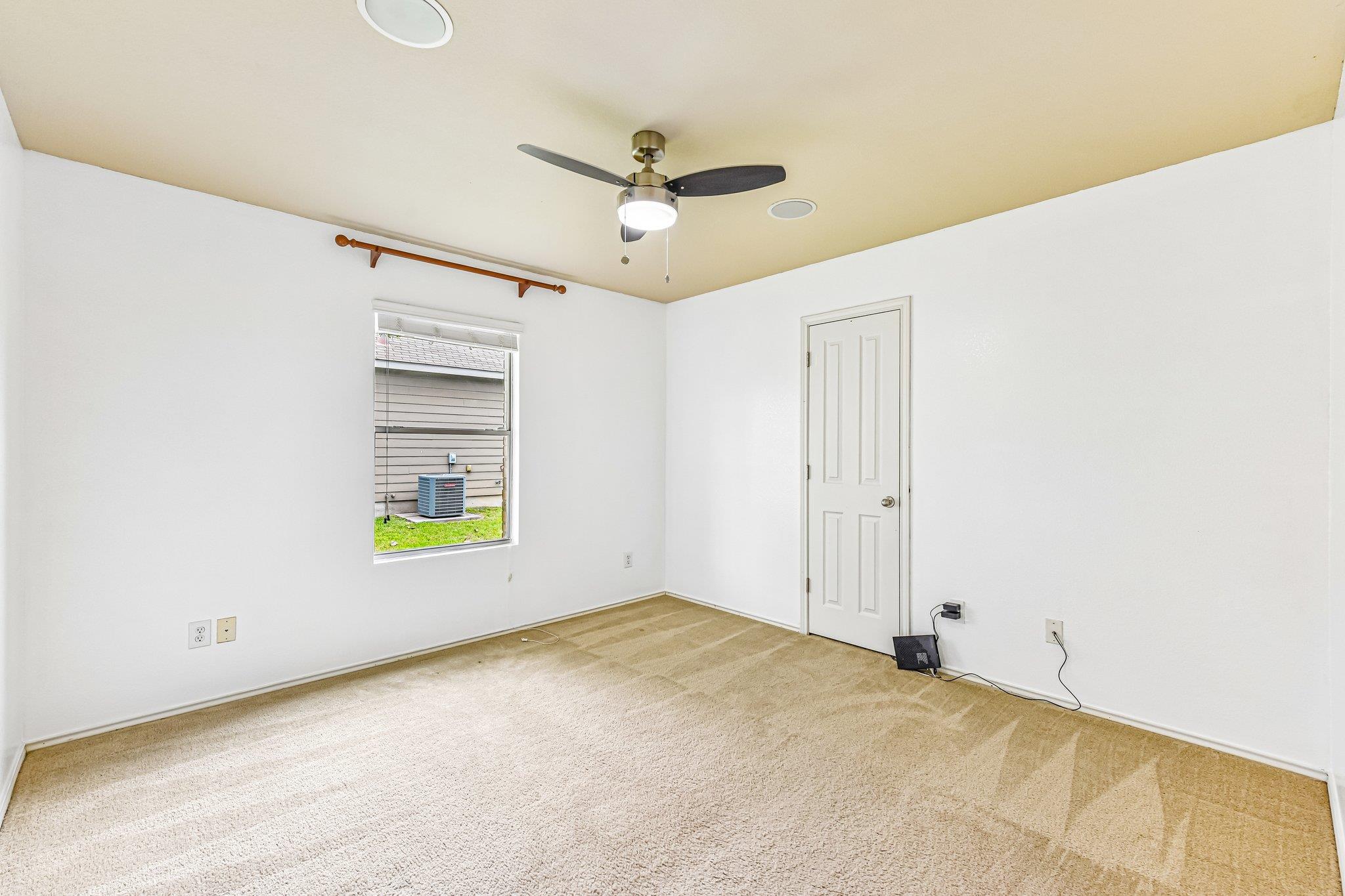 1520 Kothman Dr, Hutto, TX 78634