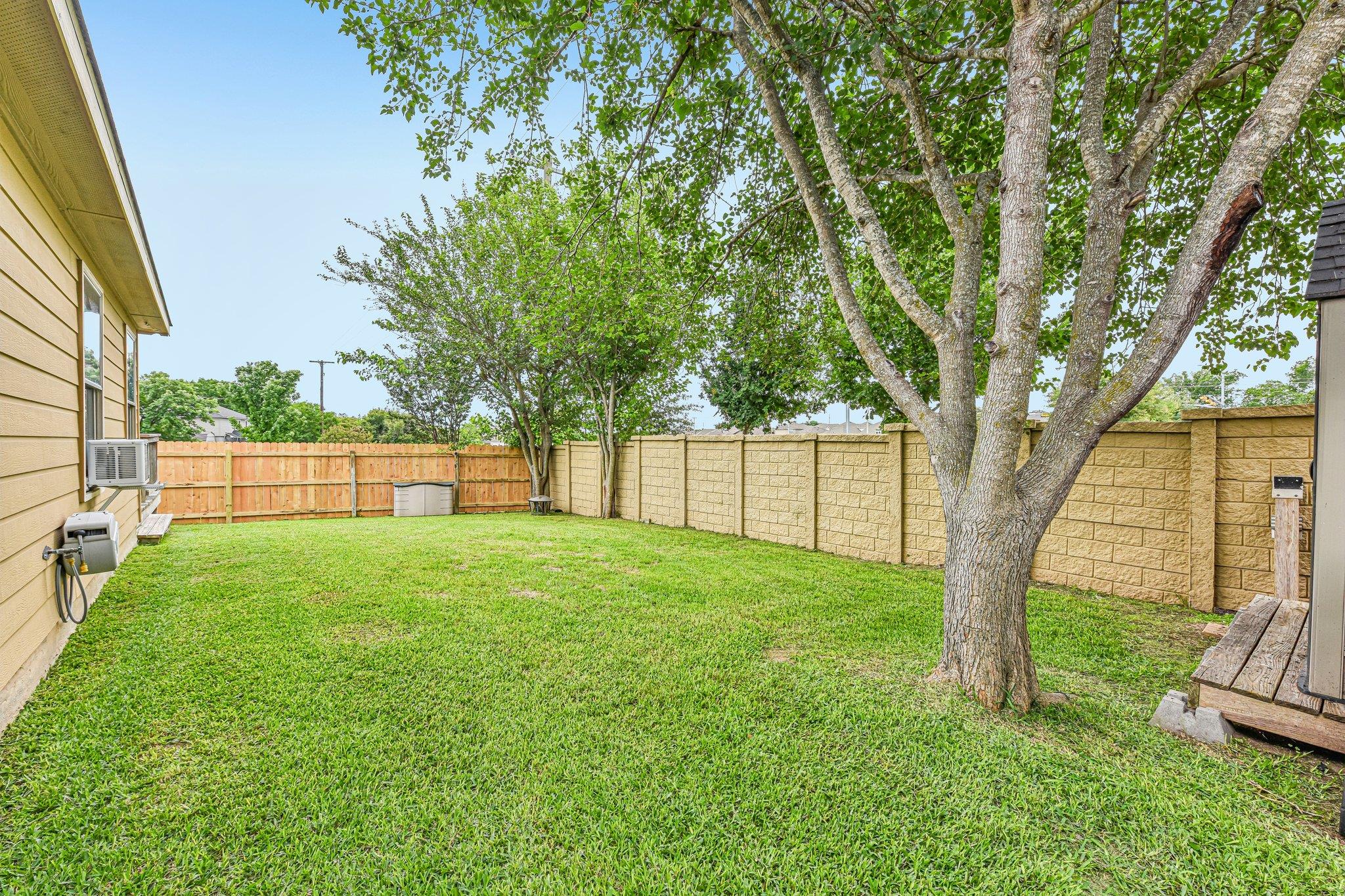 1520 Kothman Dr, Hutto, TX 78634