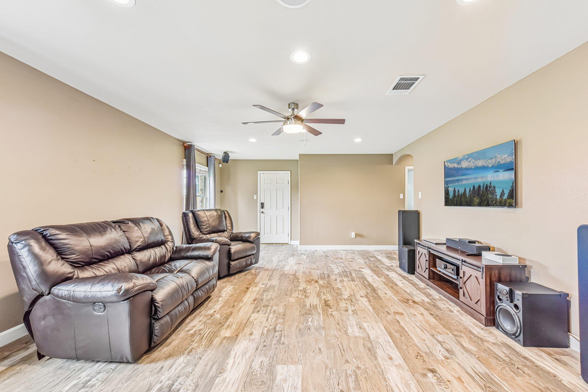 1520 Kothman Dr, Hutto, TX 78634