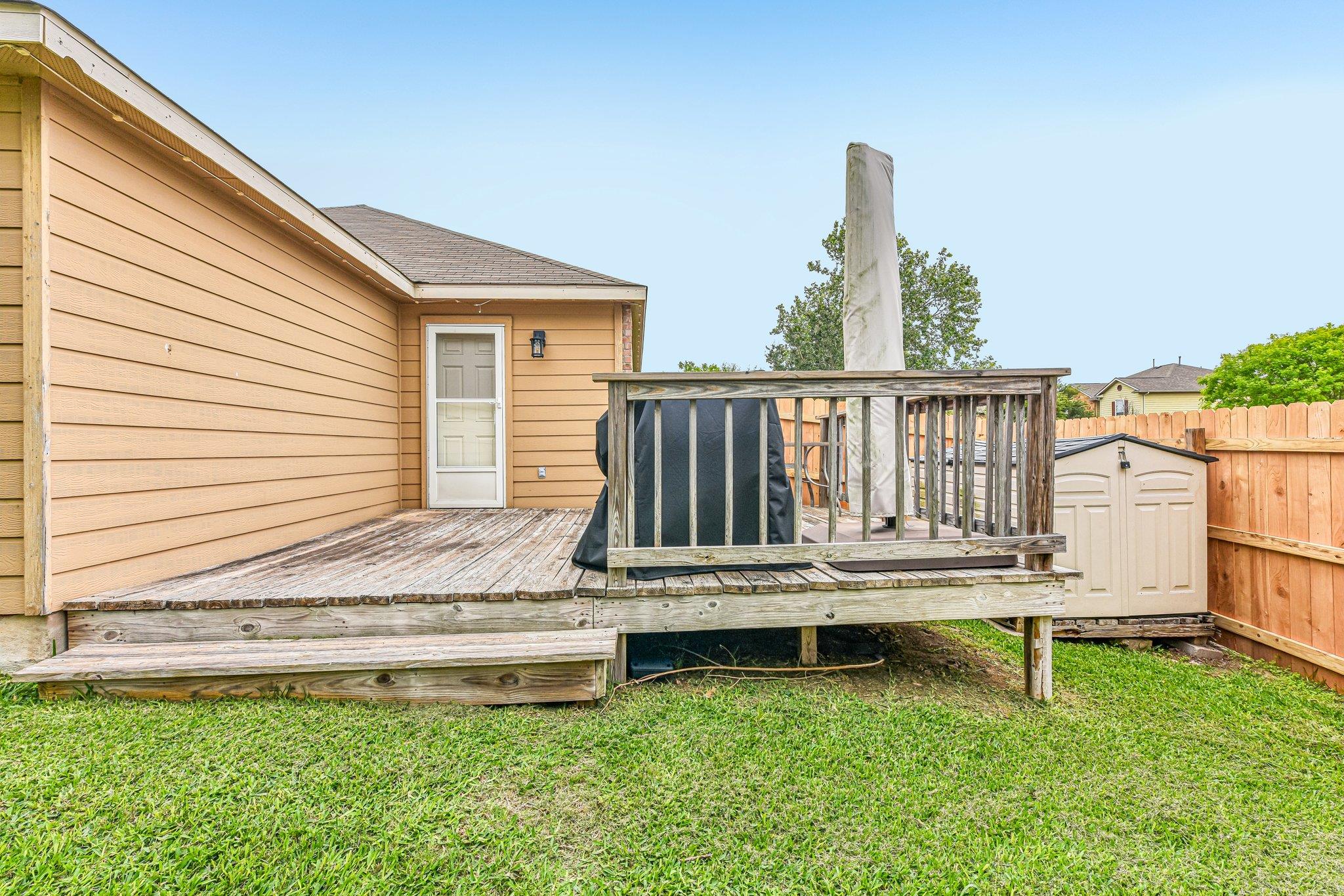 1520 Kothman Dr, Hutto, TX 78634
