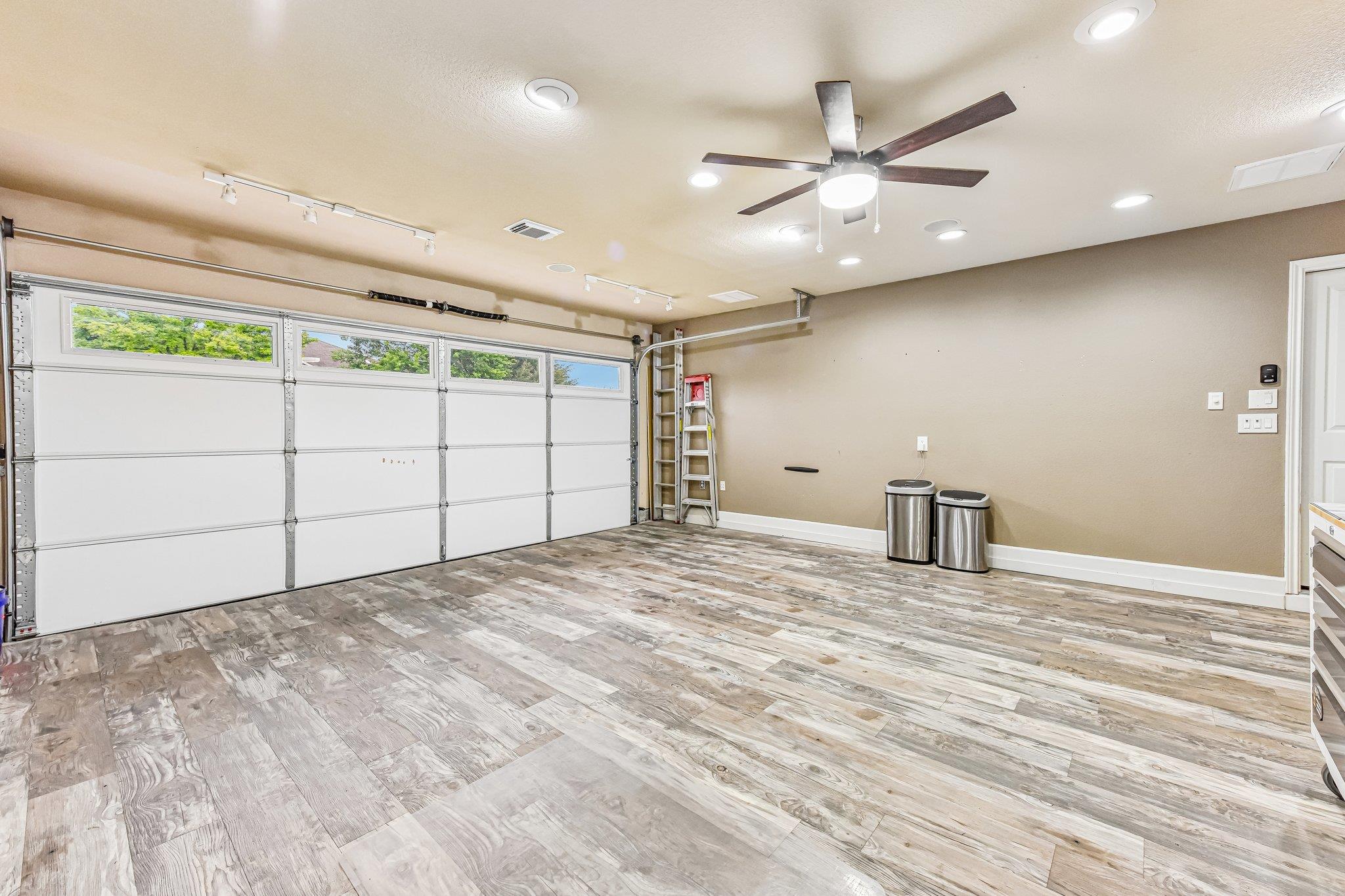 1520 Kothman Dr, Hutto, TX 78634