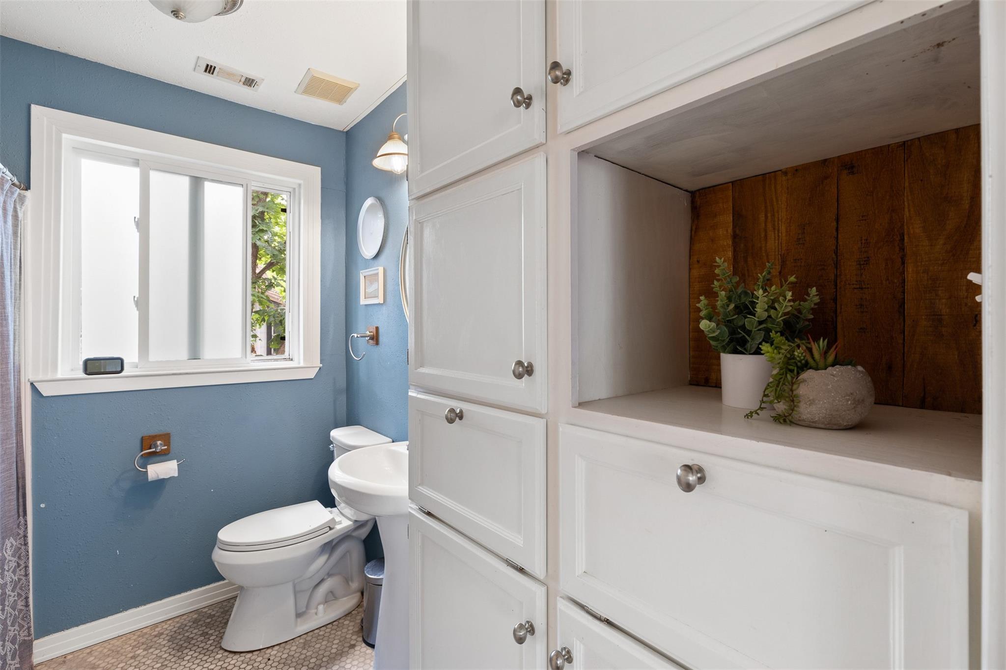 1608 Cedar Ave # A, Austin, TX 78702