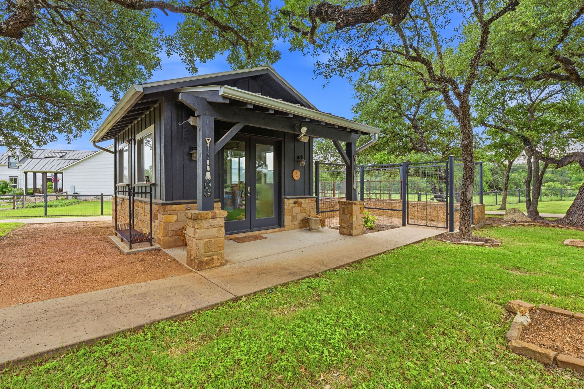 1550 Trebled Waters Trl, Driftwood, TX 78619