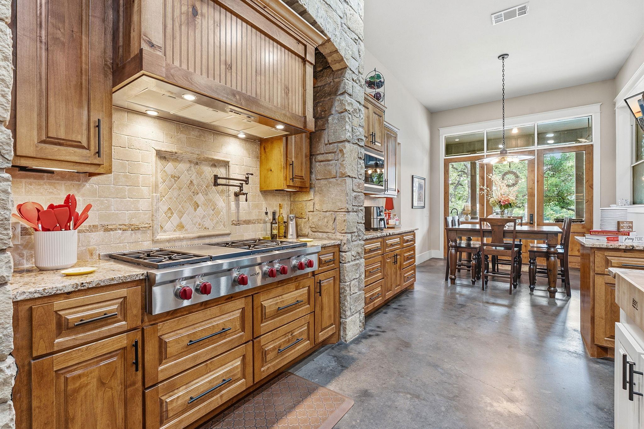 1550 Trebled Waters Trl, Driftwood, TX 78619