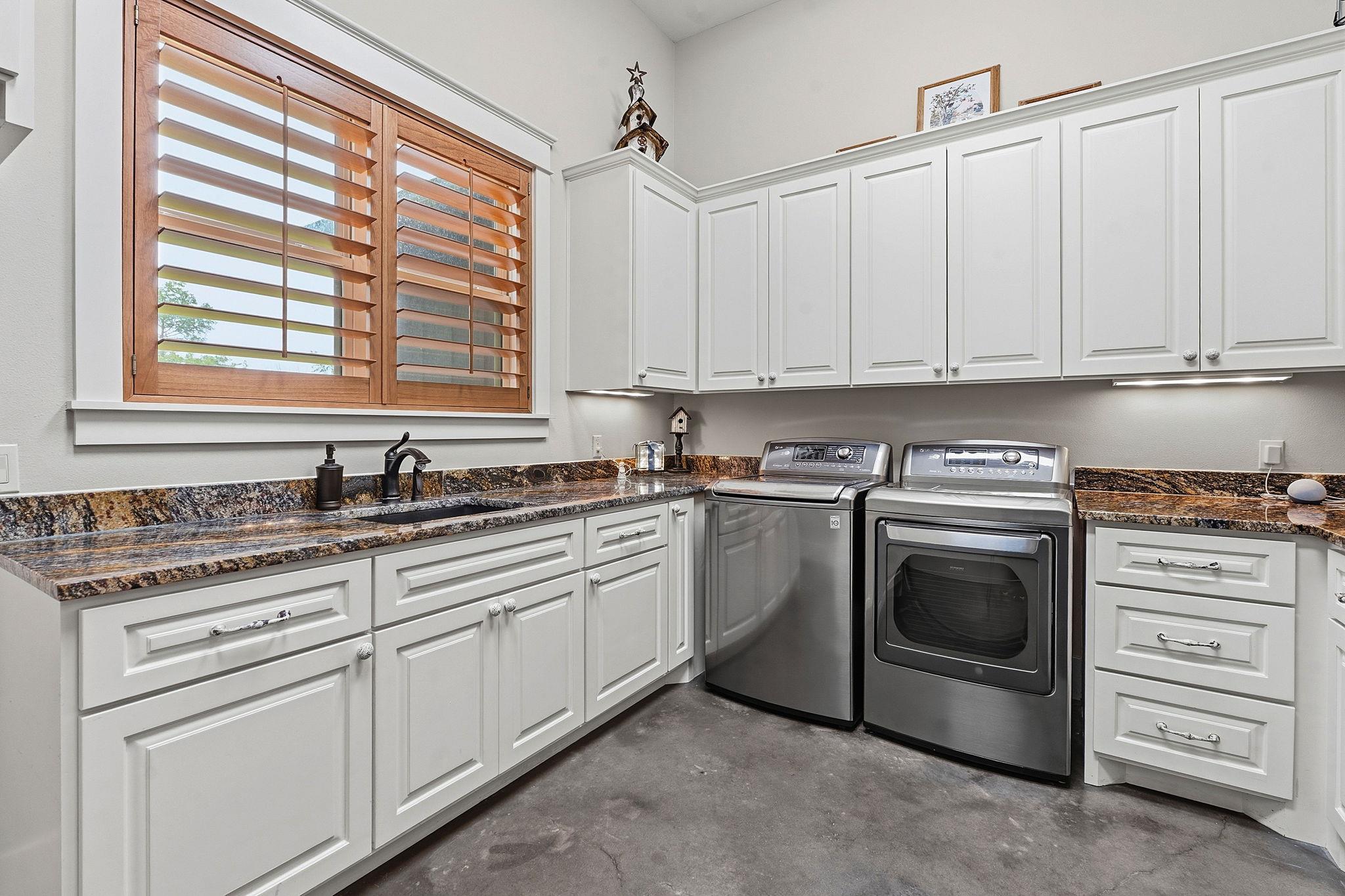 1550 Trebled Waters Trl, Driftwood, TX 78619