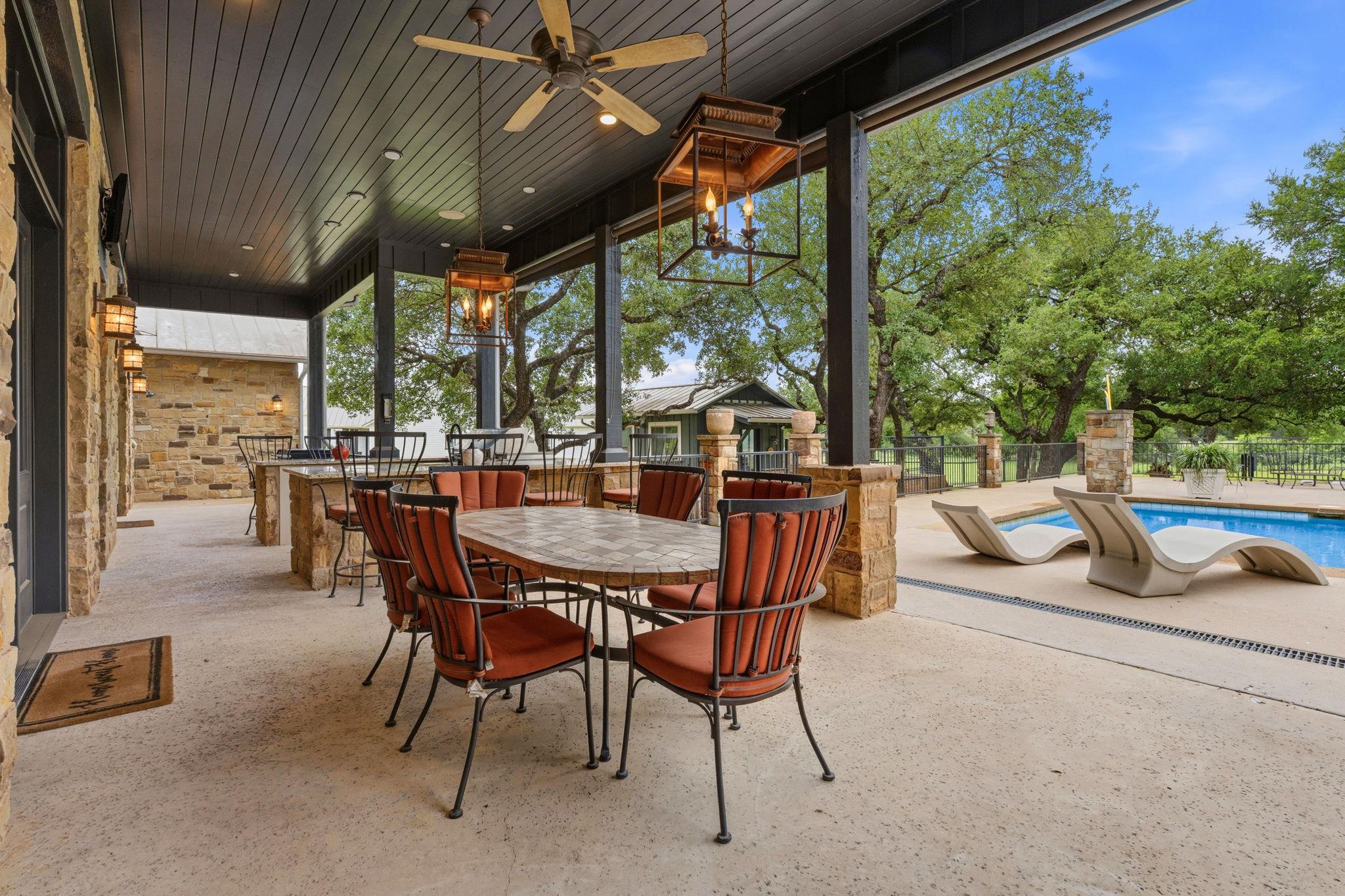 1550 Trebled Waters Trl, Driftwood, TX 78619
