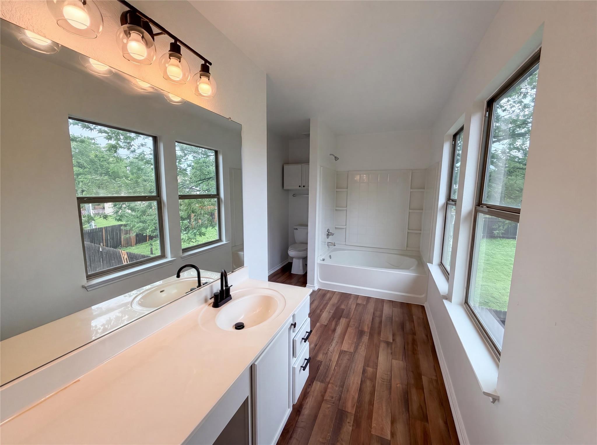 5406 S Hearsey Dr, Austin, TX 78744