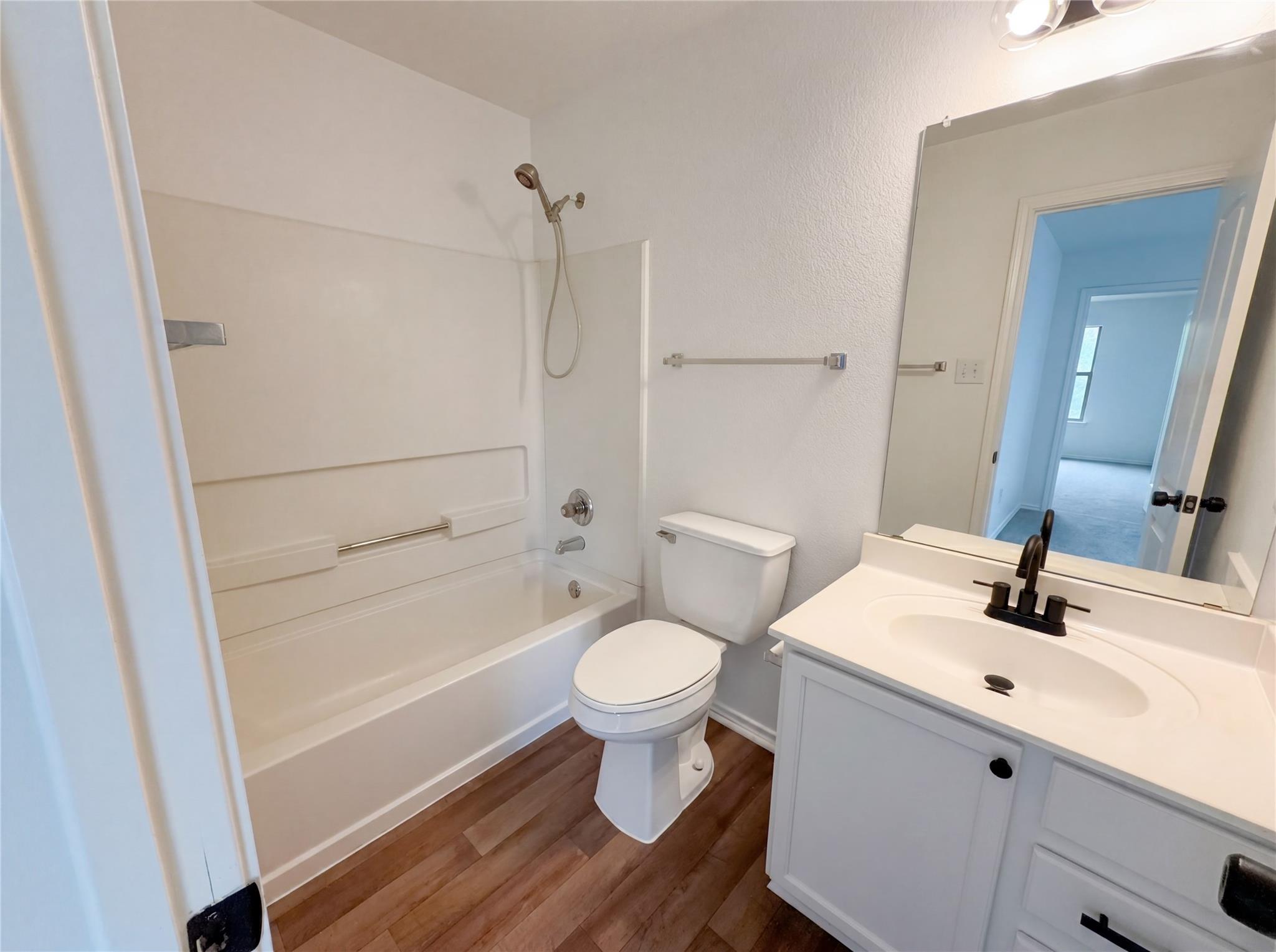 5406 S Hearsey Dr, Austin, TX 78744