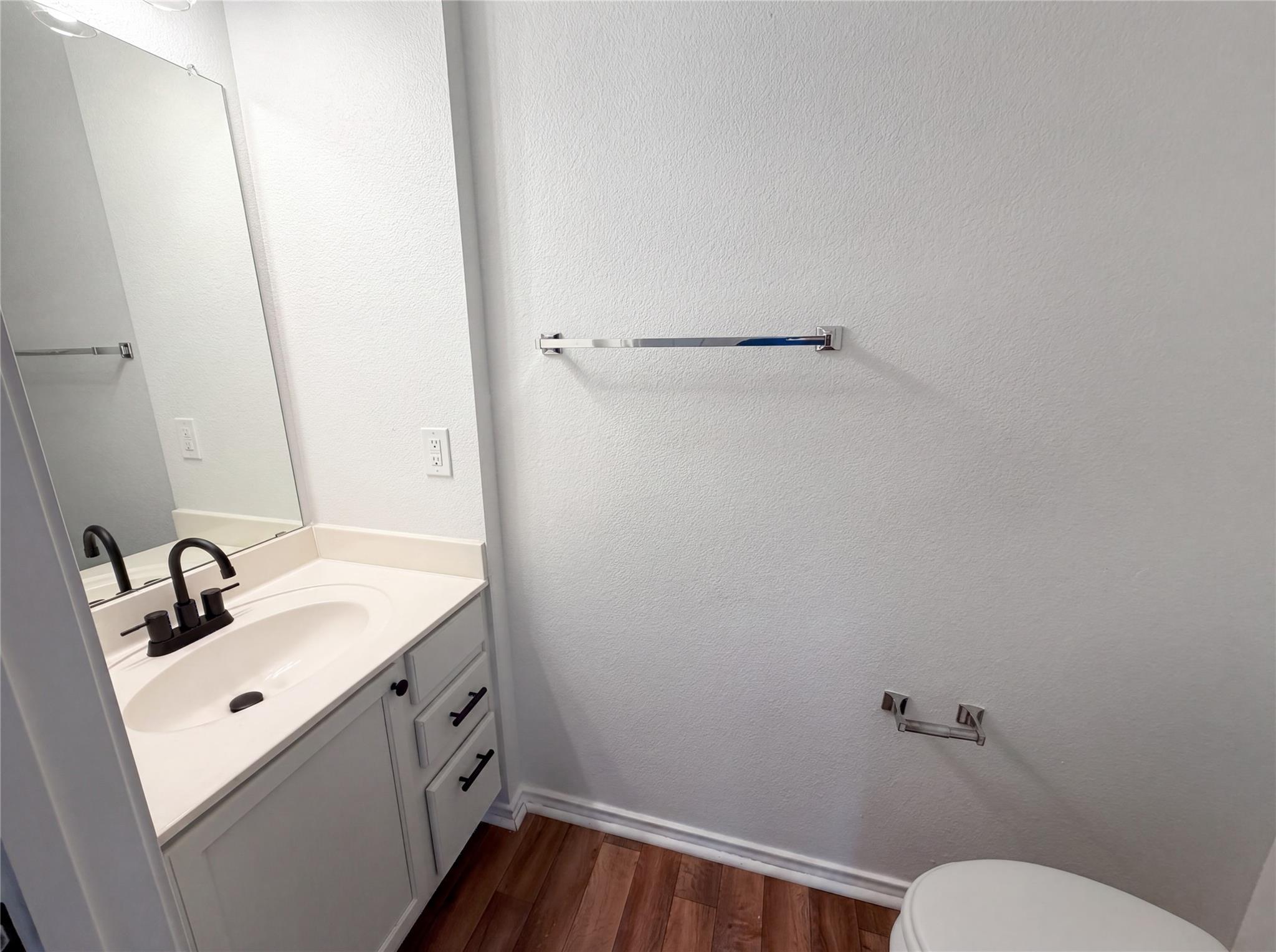 5406 S Hearsey Dr, Austin, TX 78744