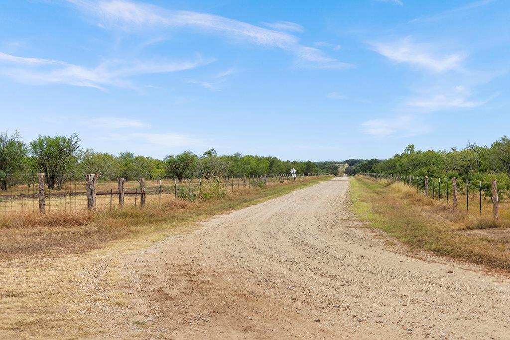 6 CR 171, Nixon, TX 78140