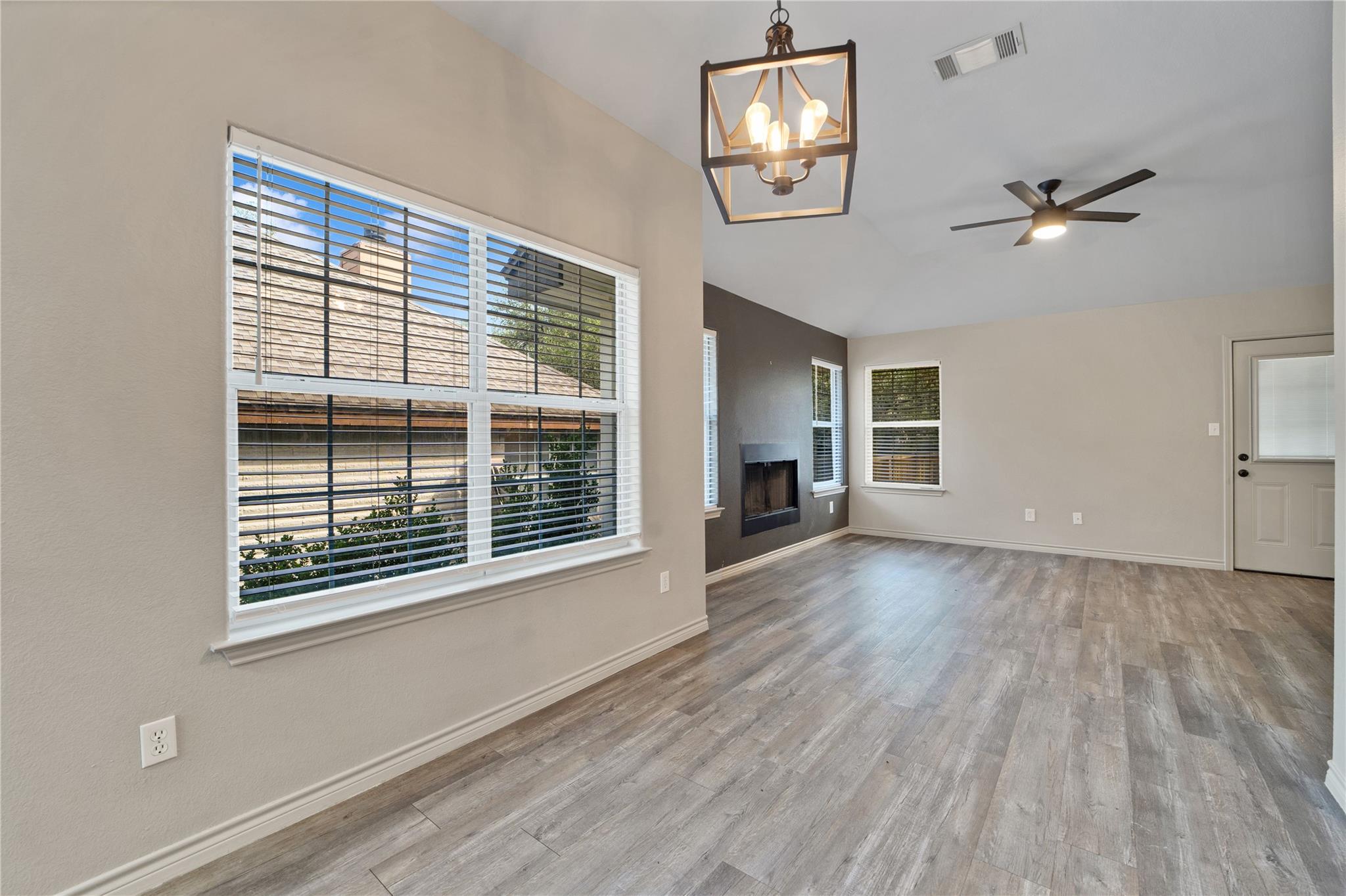 1405 Girard Ave, San Marcos, TX 78666