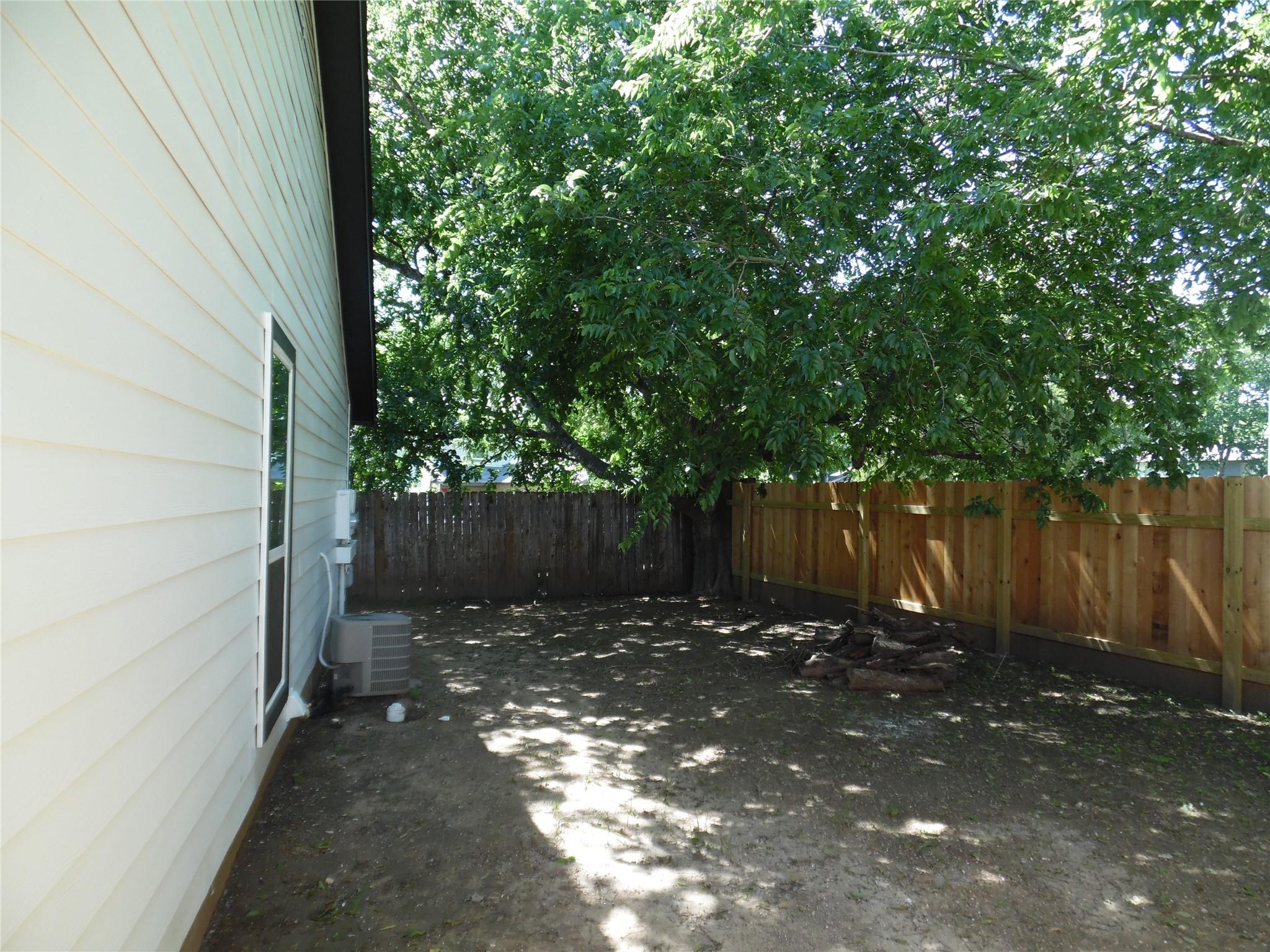 7400 Dixie Dr # B, Austin, TX 78744