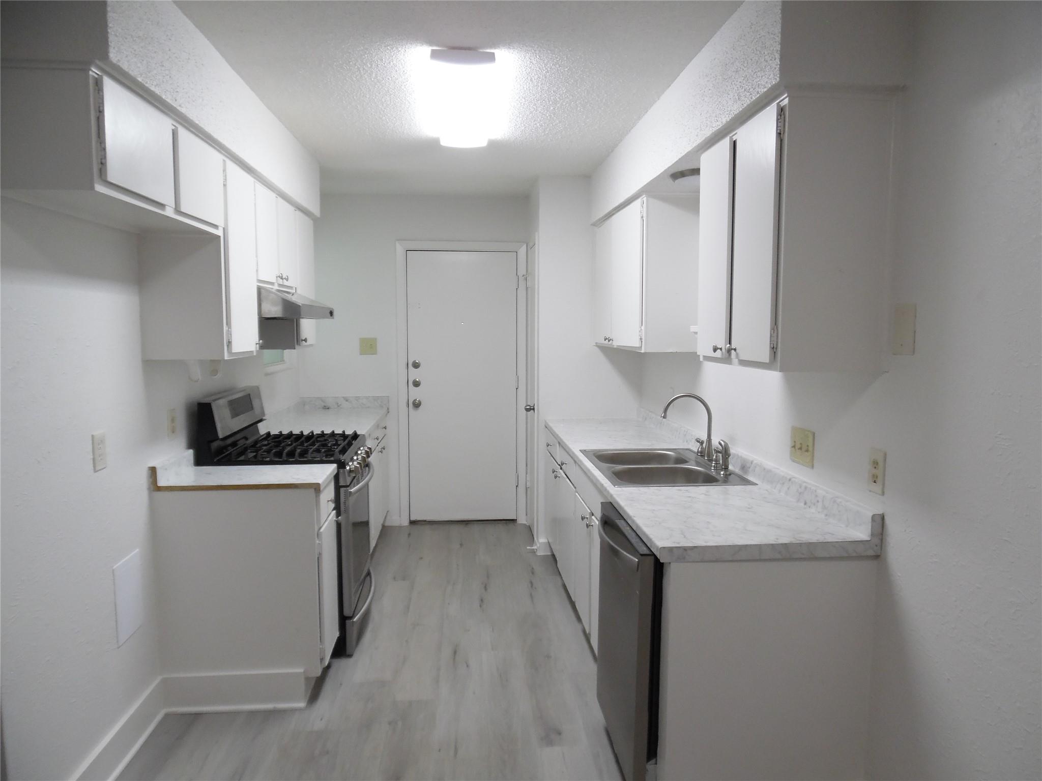 7400 Dixie Dr # B, Austin, TX 78744