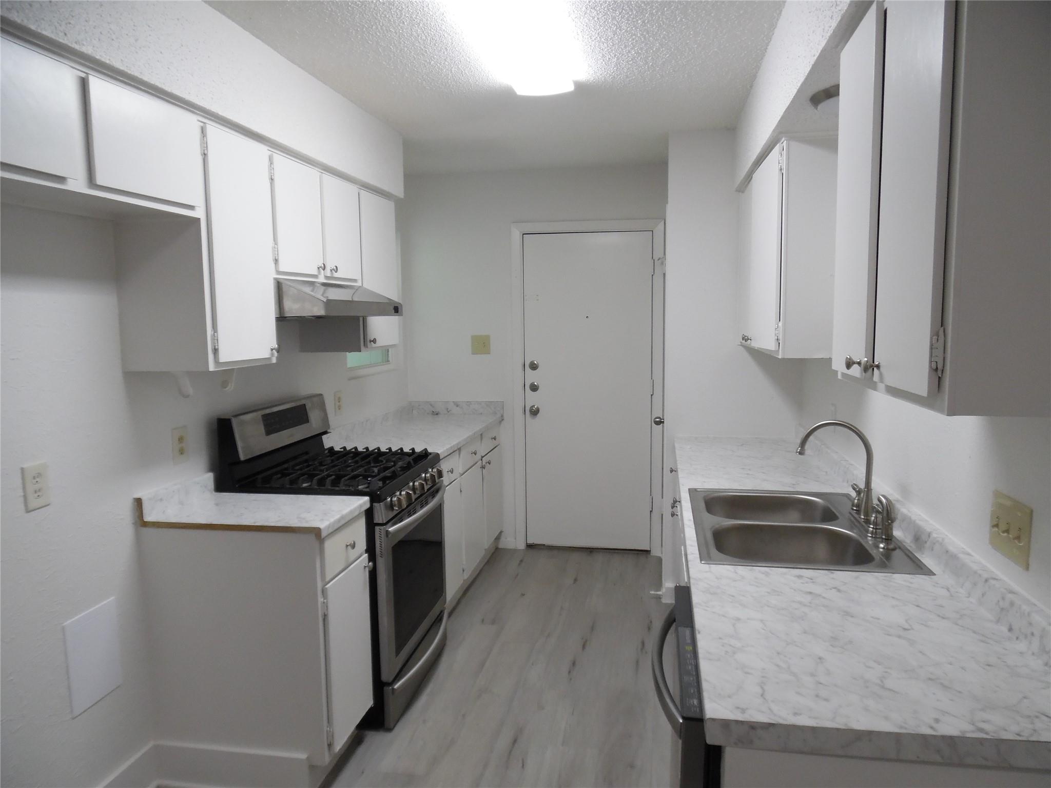 7400 Dixie Dr # B, Austin, TX 78744