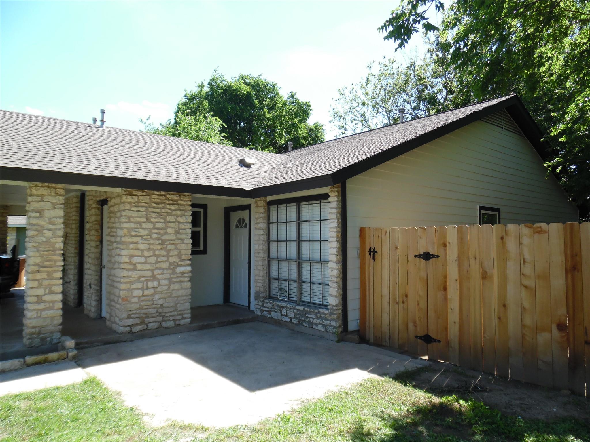 7400 Dixie Dr # B, Austin, TX 78744