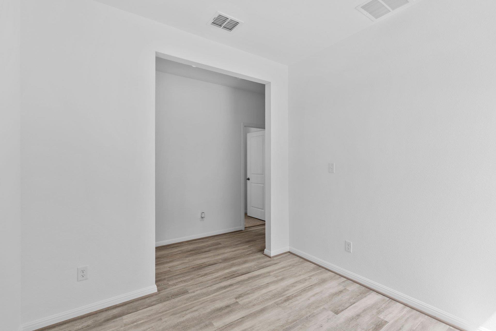 106 Pebblestream Pass, Taylor, TX 76574