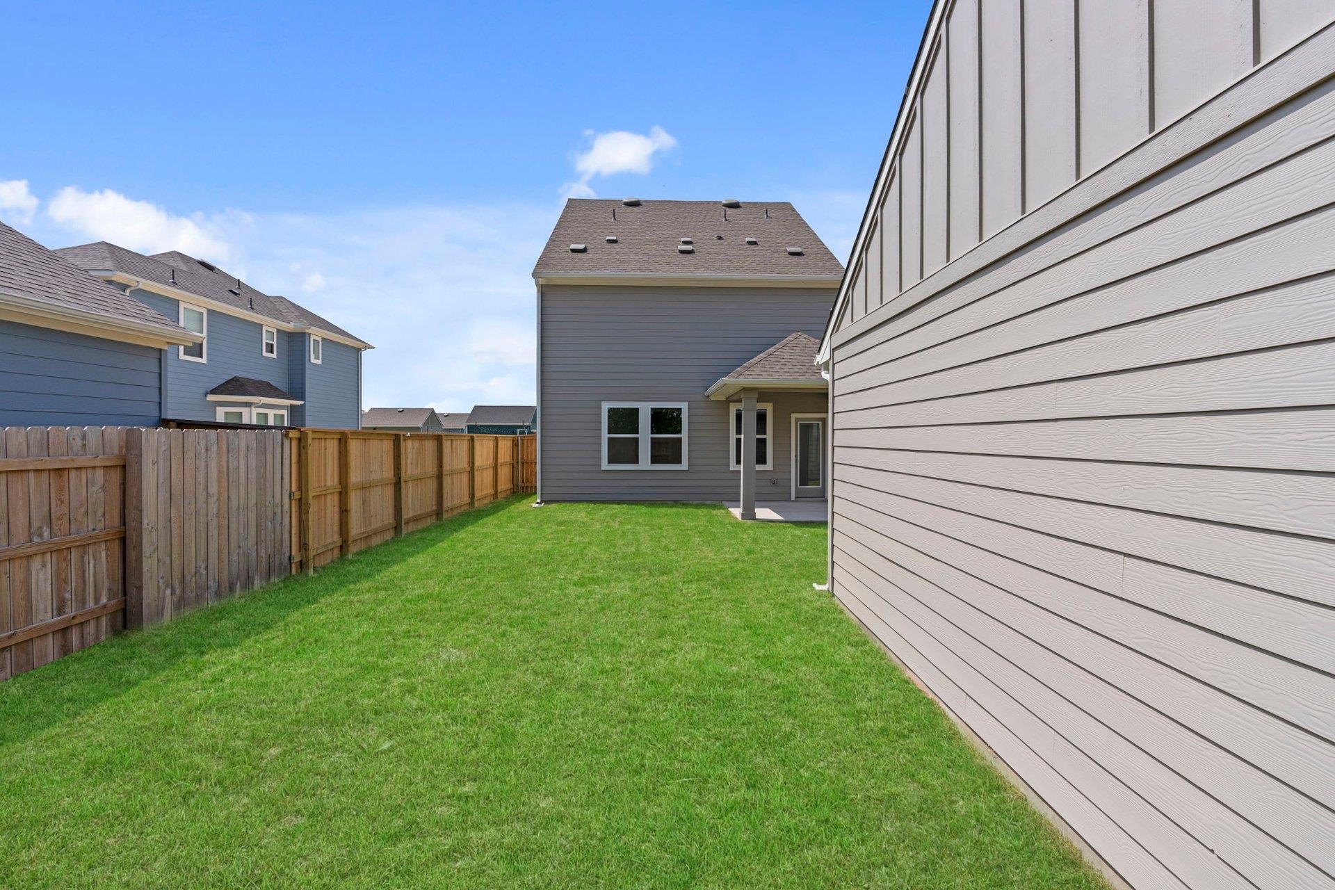 106 Pebblestream Pass, Taylor, TX 76574