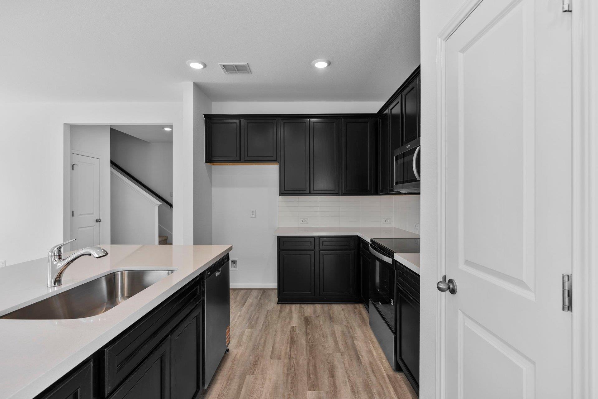 106 Pebblestream Pass, Taylor, TX 76574