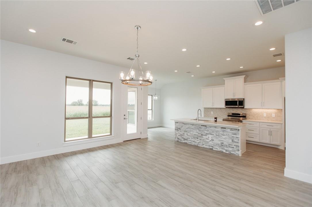 127 Loon Dr, Bastrop, TX 78602