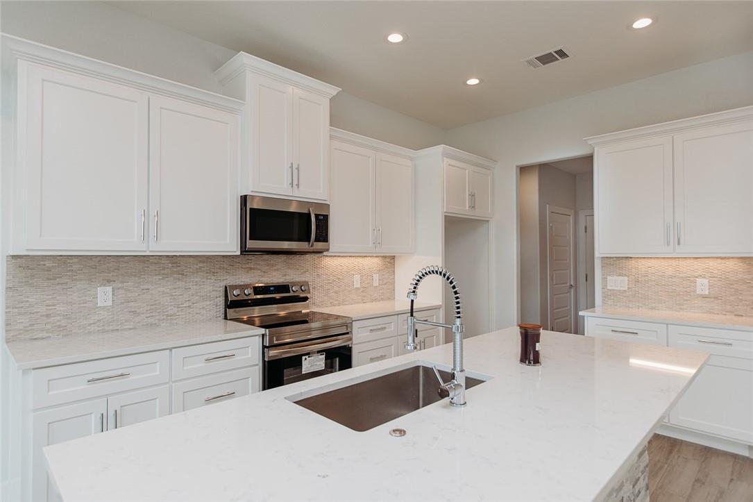 127 Loon Dr, Bastrop, TX 78602