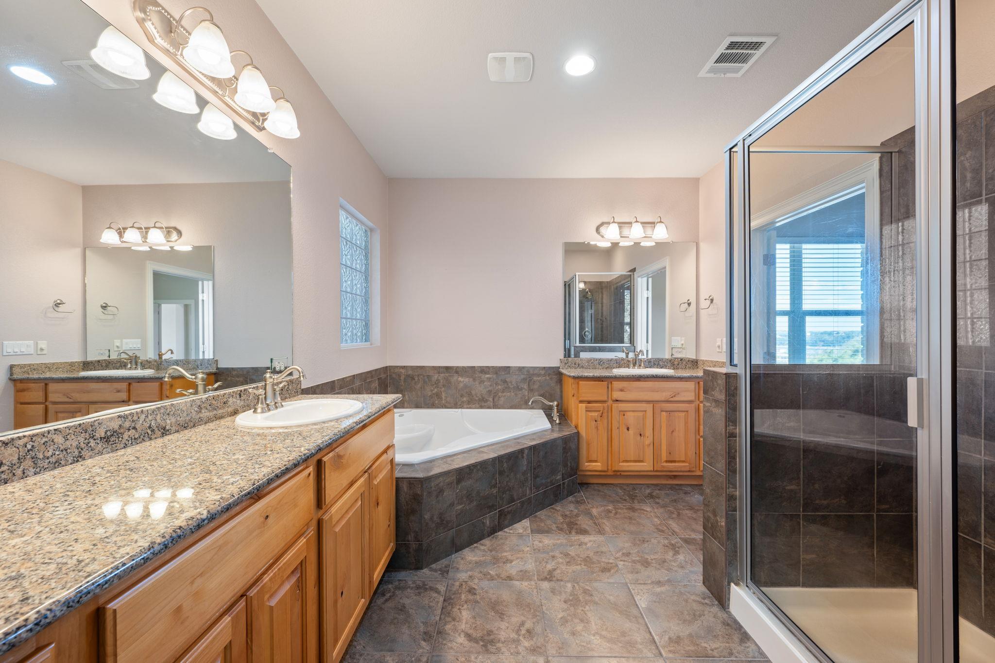 20510 Houston Cv, Lago Vista, TX 78645