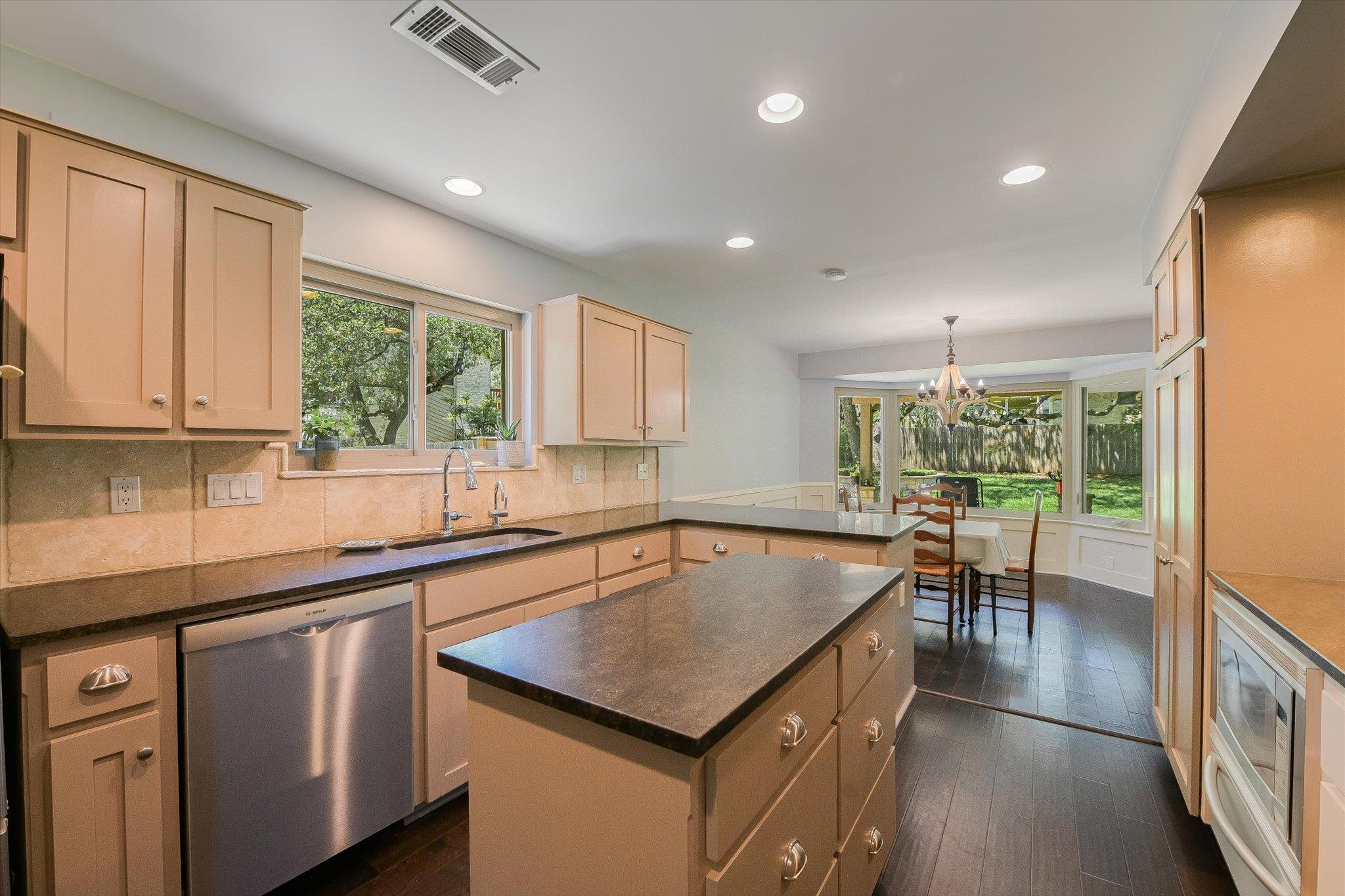 4900 Backtrail Dr, Austin, TX 78731