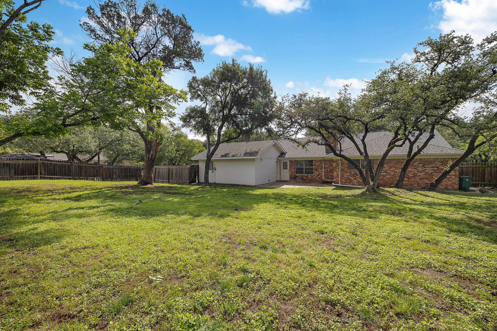 8618 Willowick Dr, Austin, TX 78759