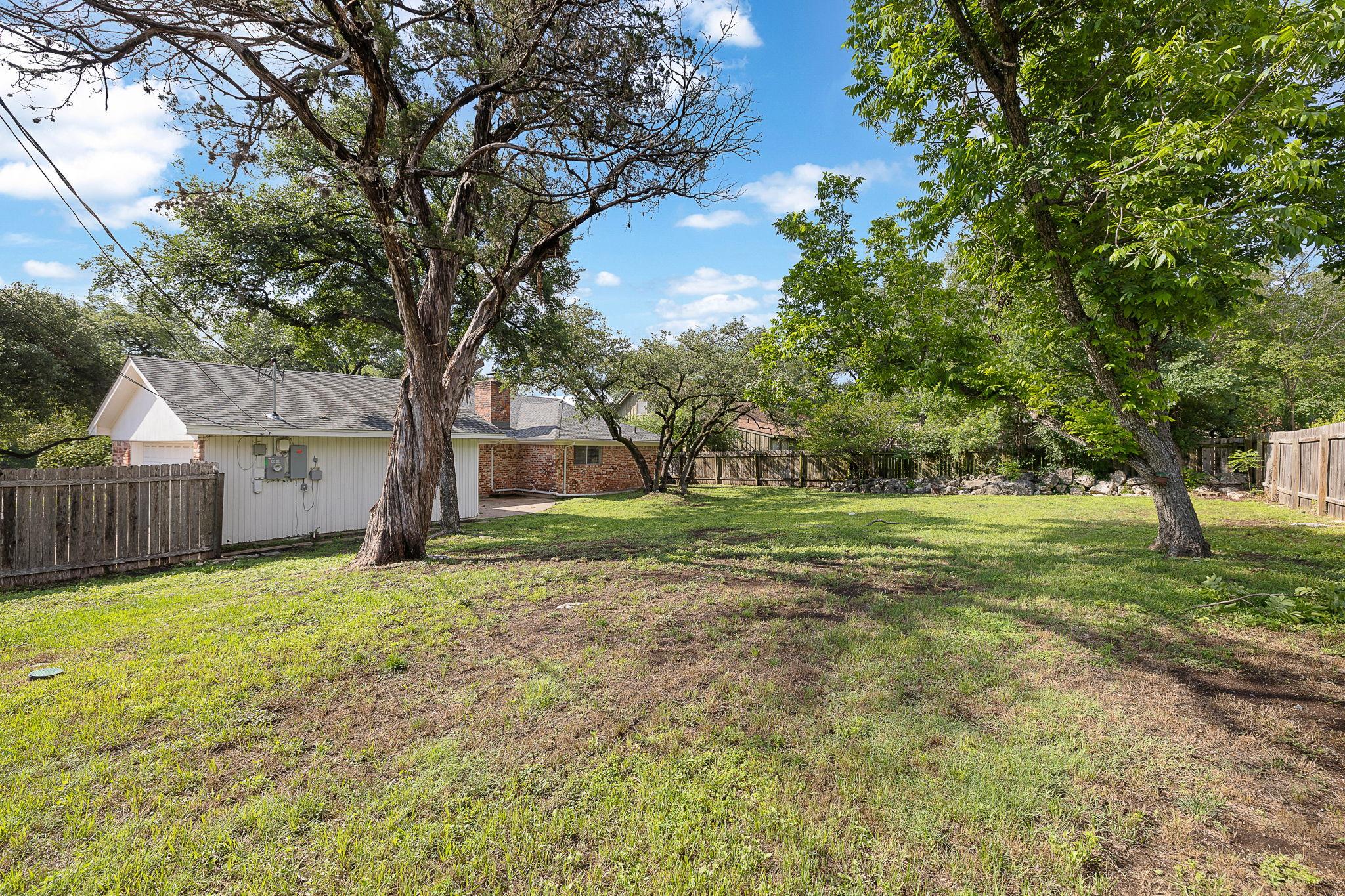 8618 Willowick Dr, Austin, TX 78759