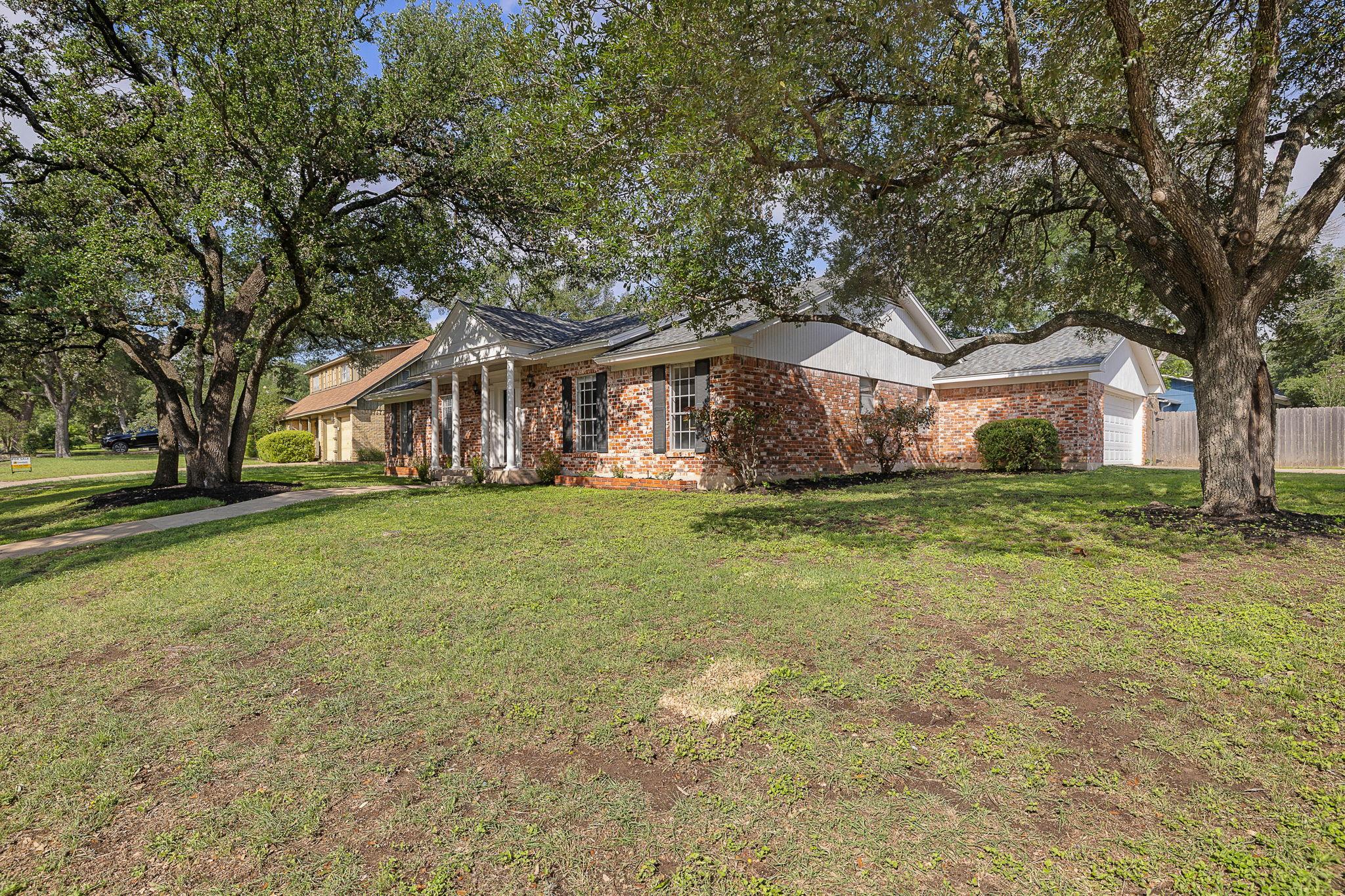 8618 Willowick Dr, Austin, TX 78759