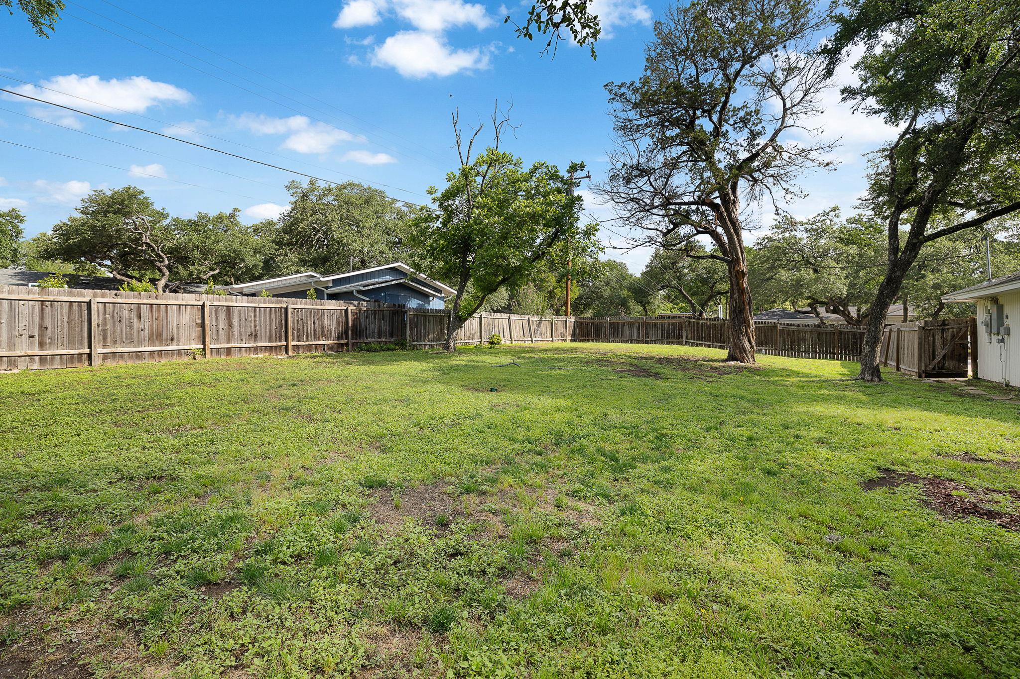 8618 Willowick Dr, Austin, TX 78759