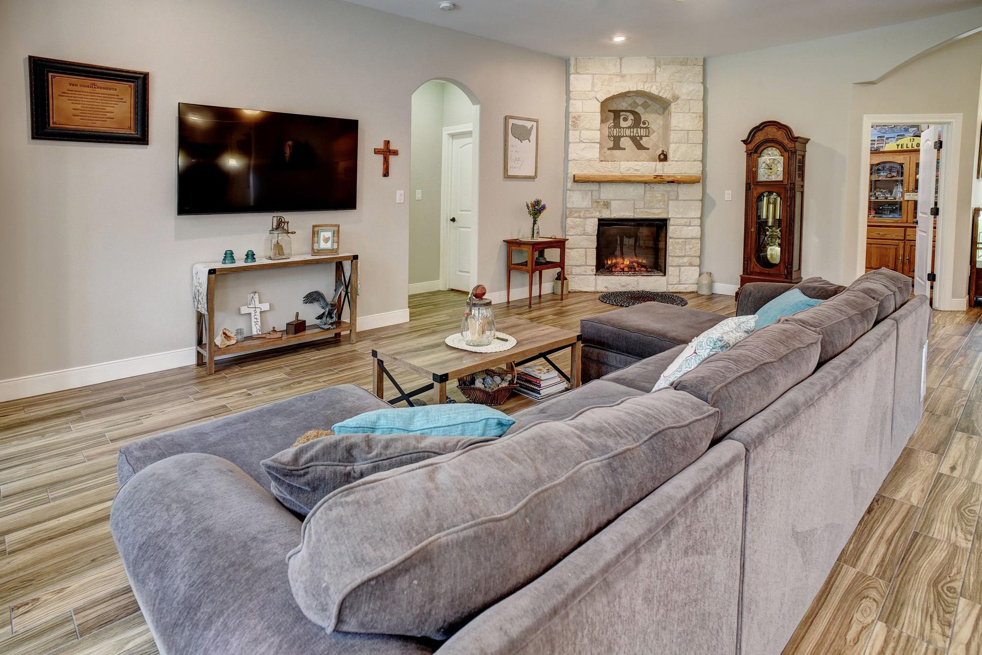 115 Mesquite Cv, Bastrop, TX 78602