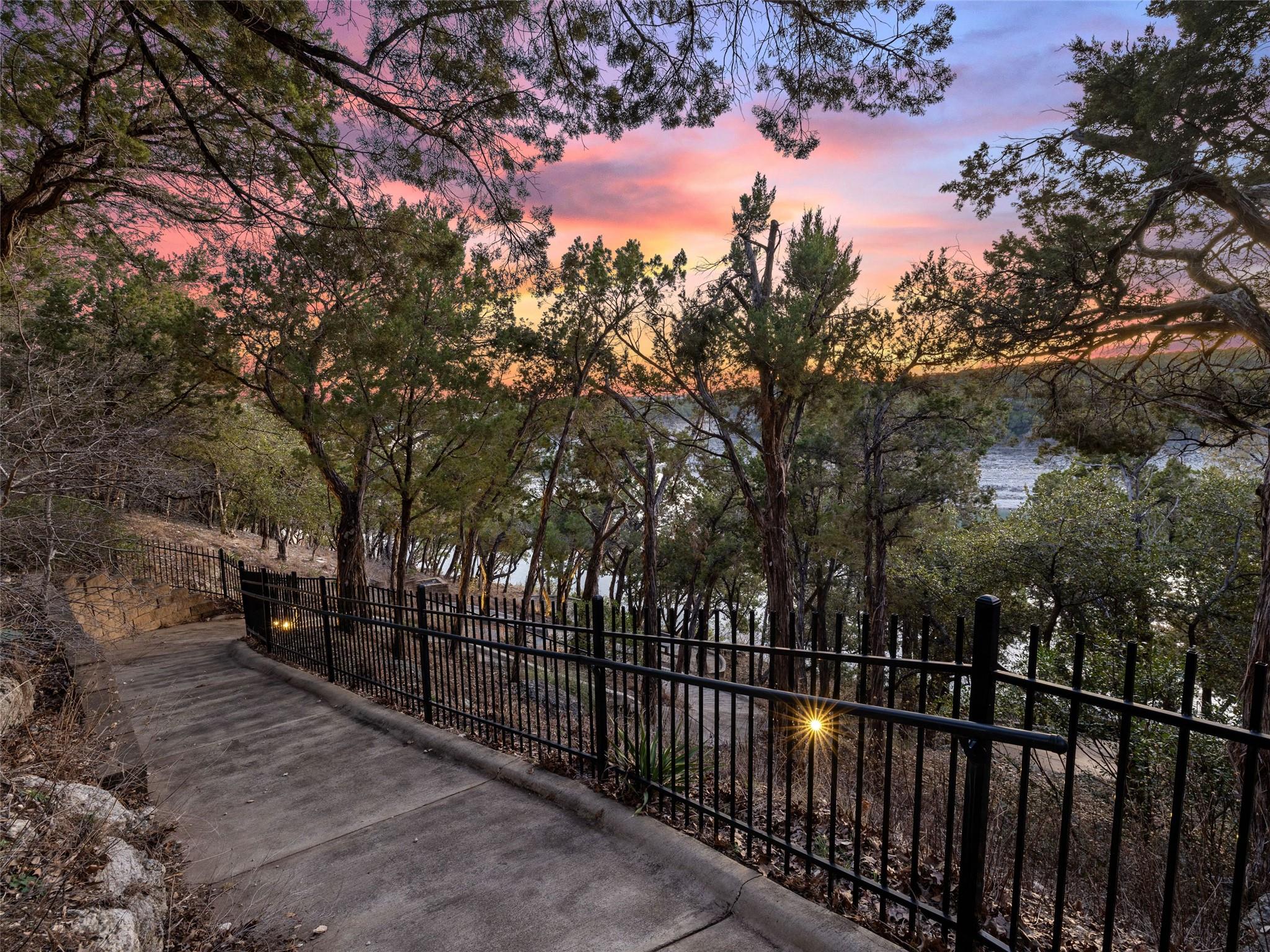 17807 Breakwater Dr, Jonestown, TX 78645