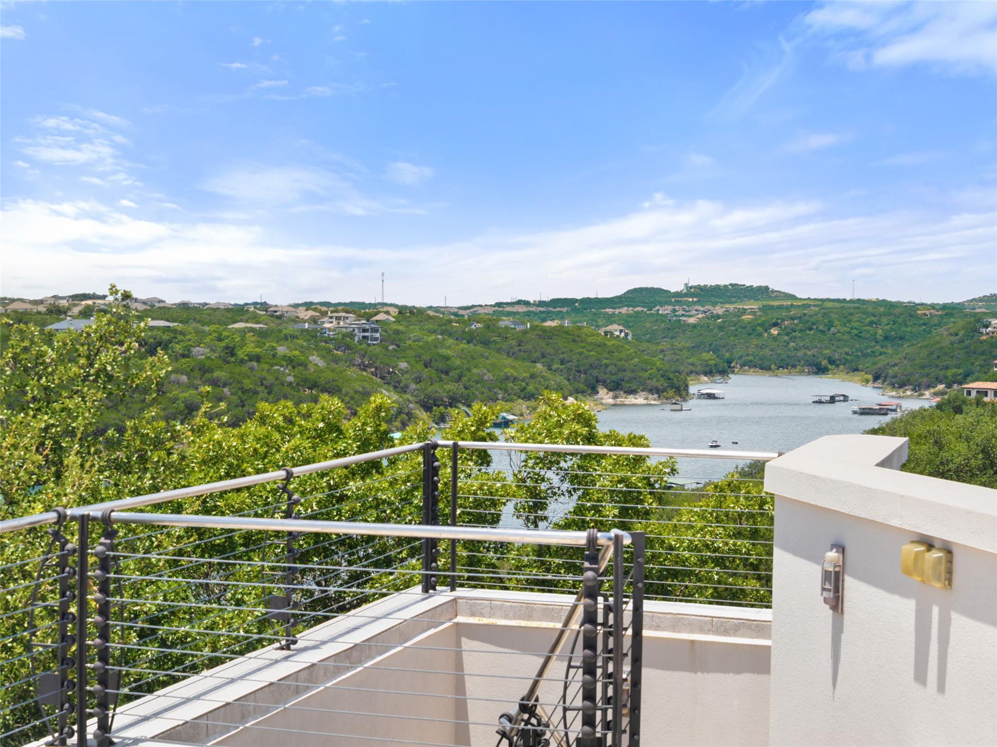 17807 Breakwater Dr, Jonestown, TX 78645