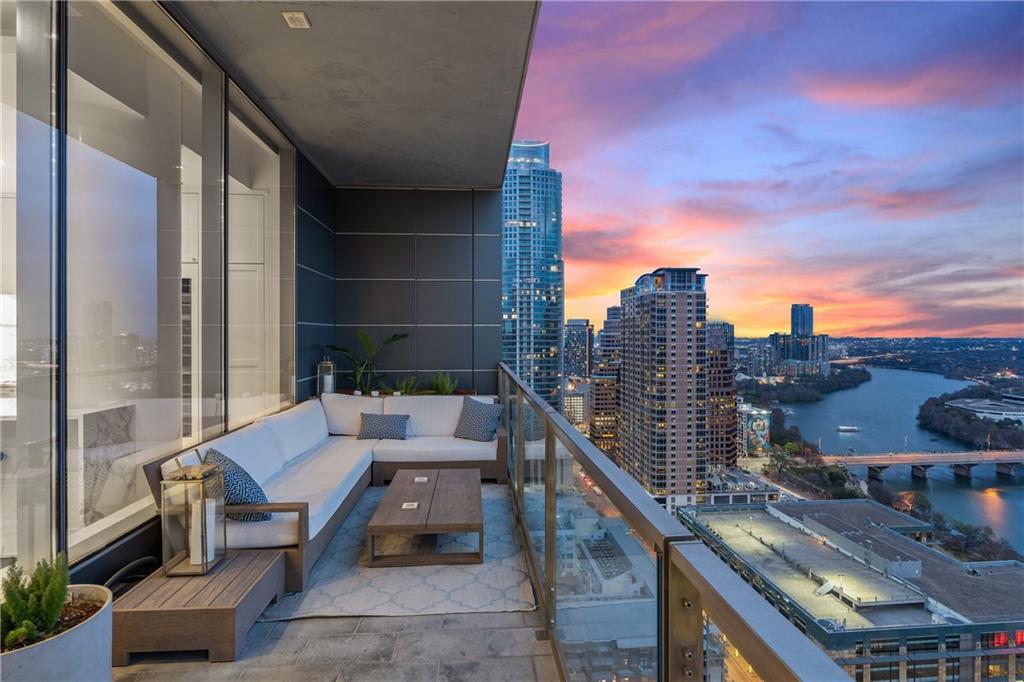 210 Lavaca St # 2706, Austin, TX 78701