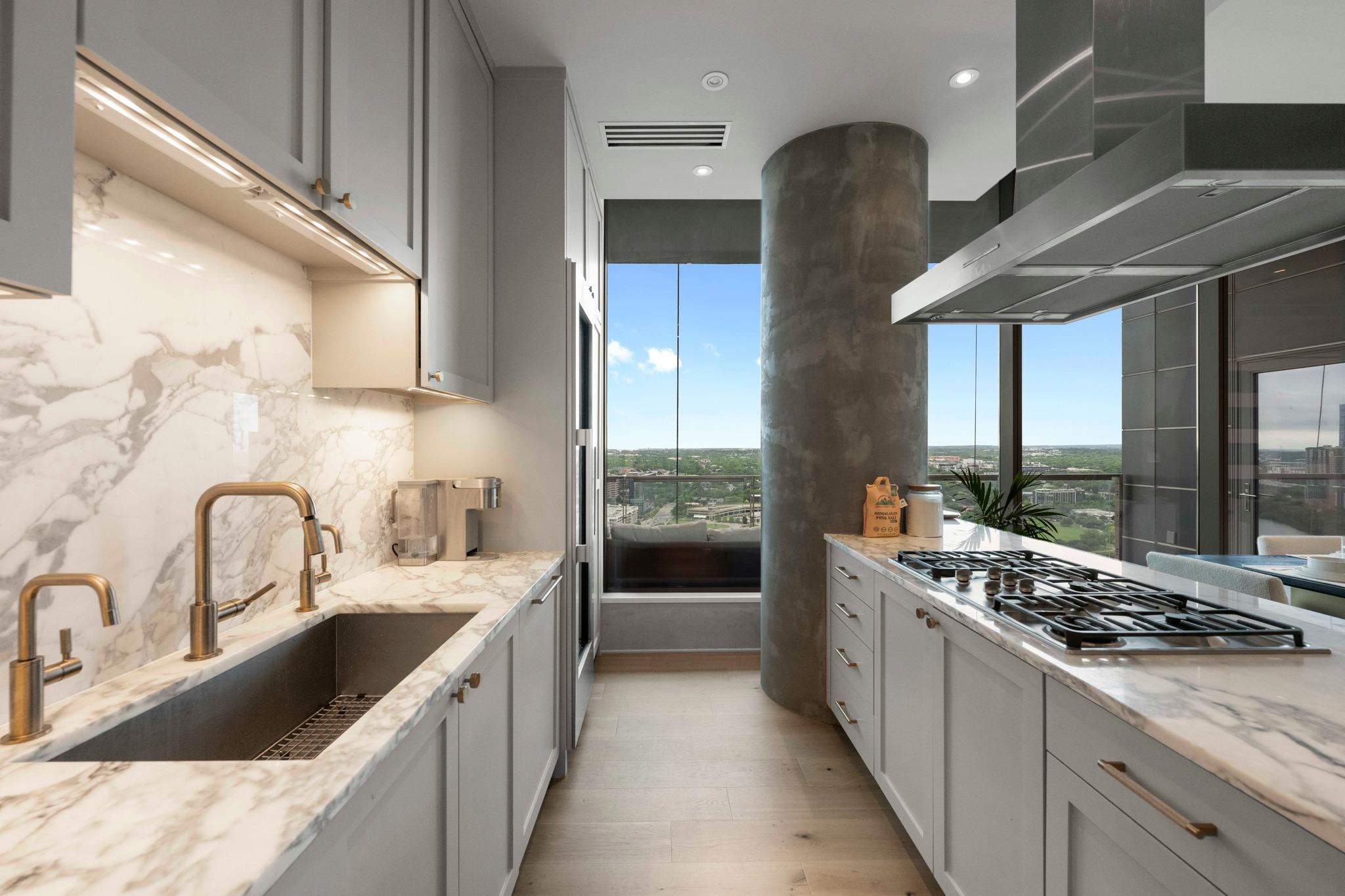 210 Lavaca St # 2706, Austin, TX 78701