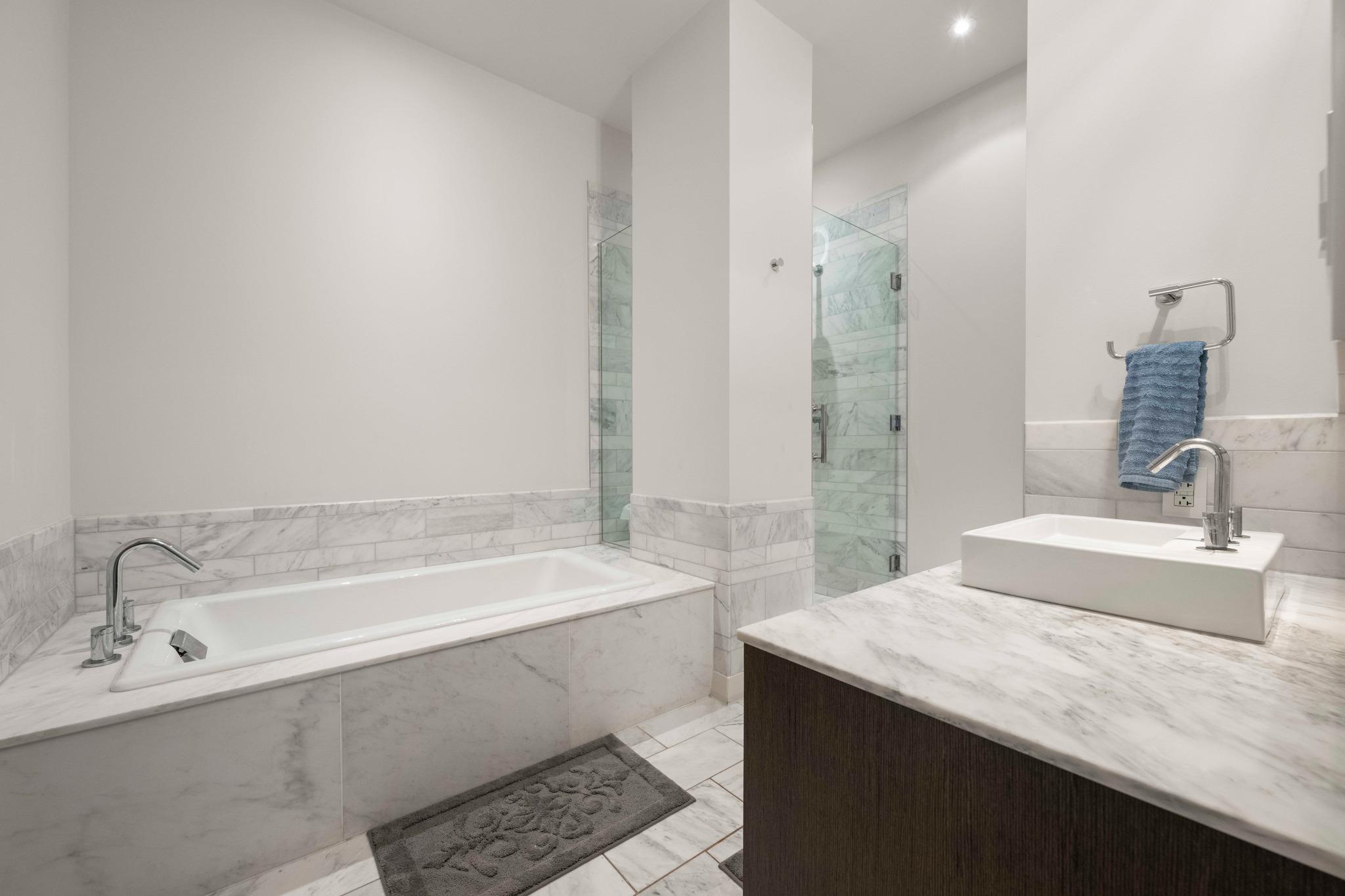 210 Lavaca St # 2706, Austin, TX 78701