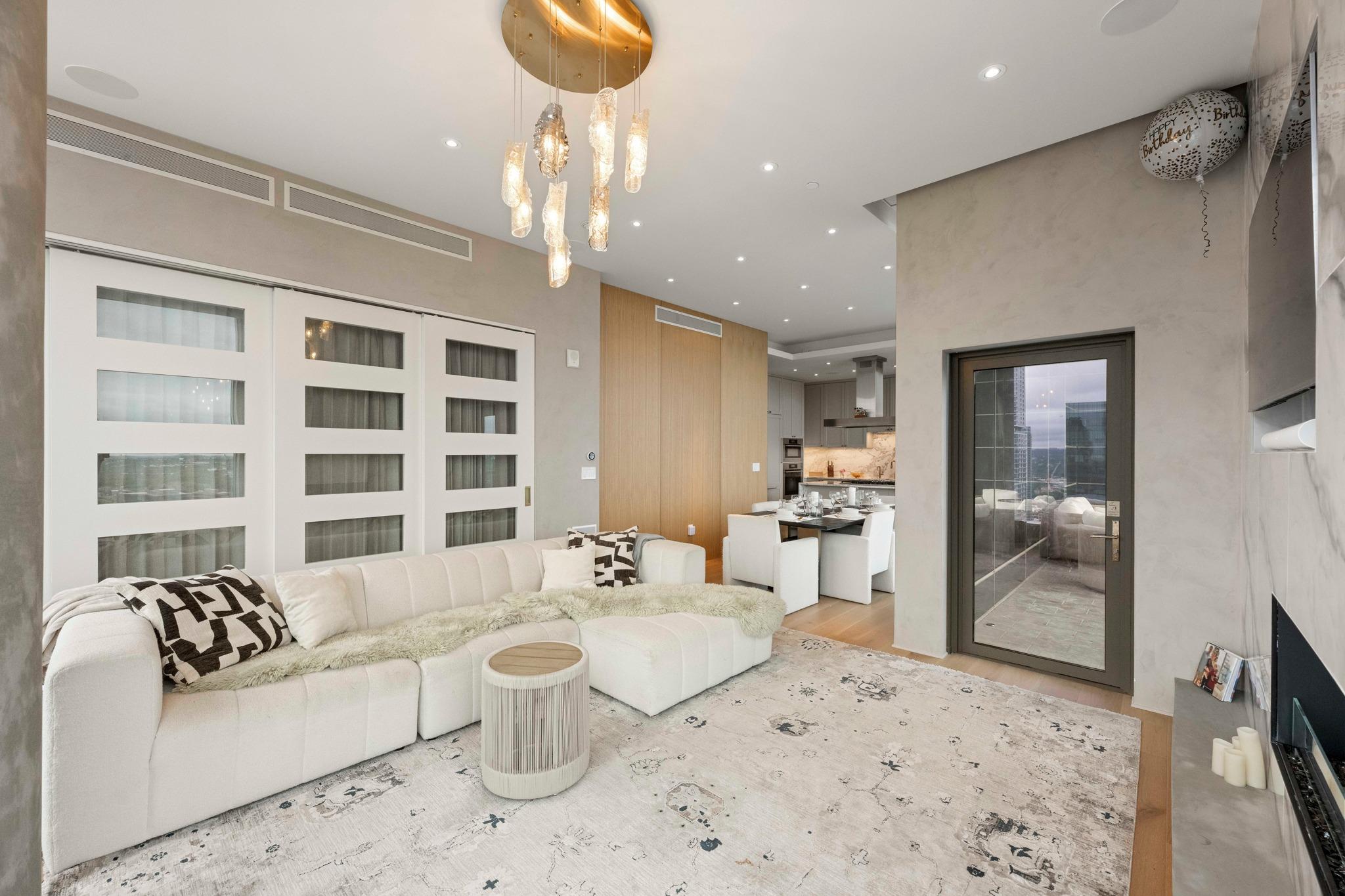 210 Lavaca St # 2706, Austin, TX 78701